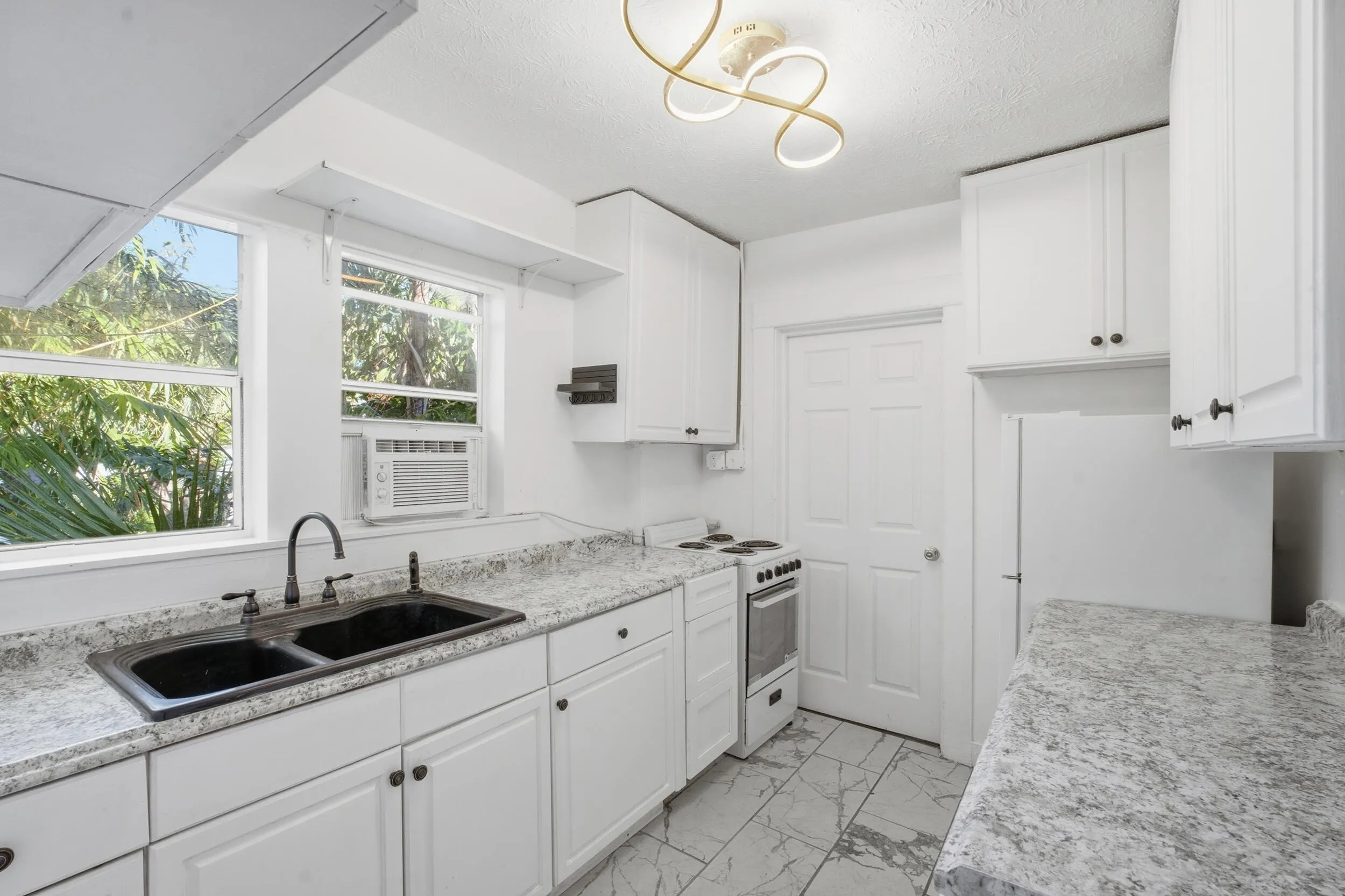 640 SW Bryant Avenue #Unit 6