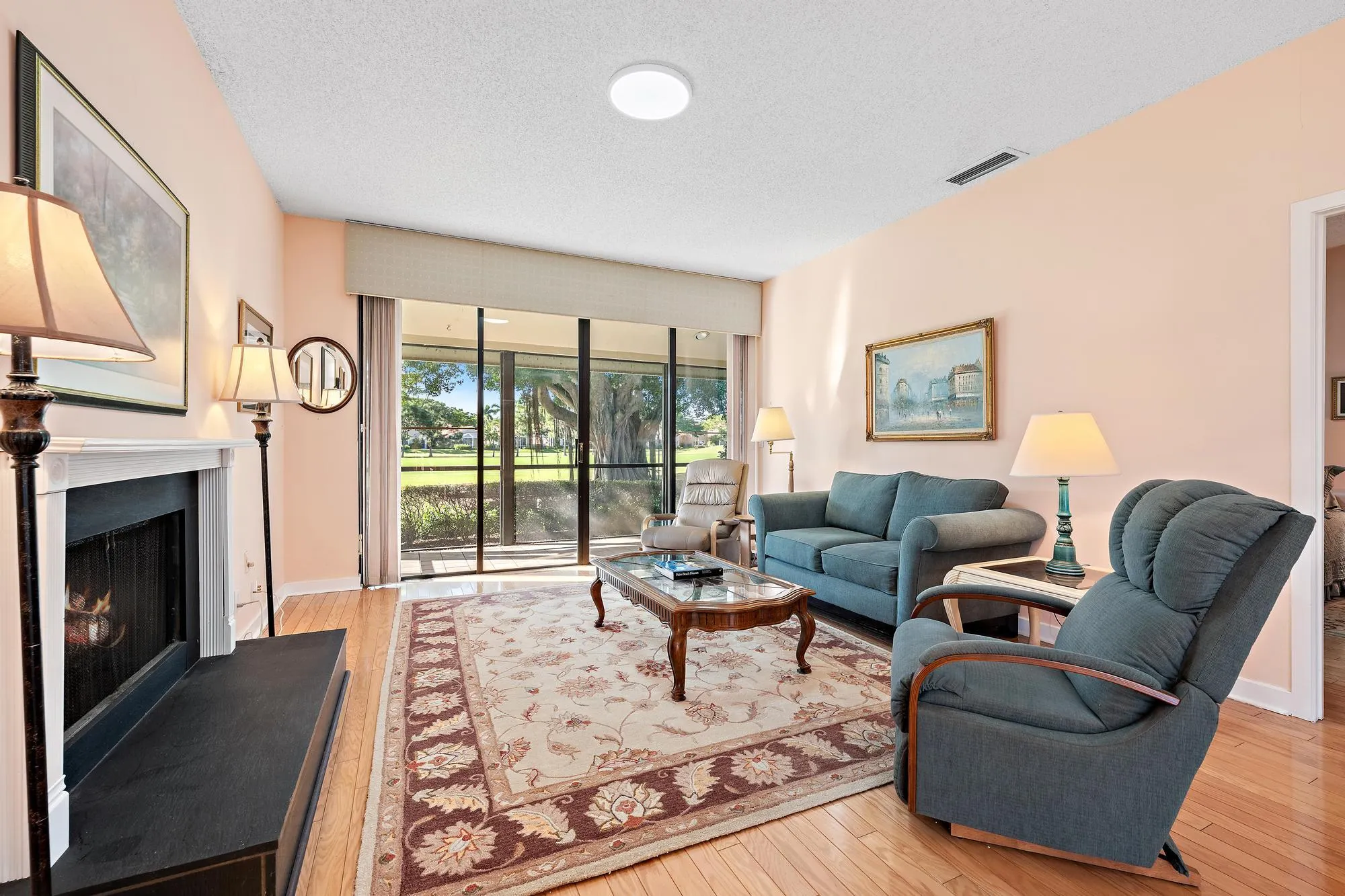 275 OLD MEADOW Way