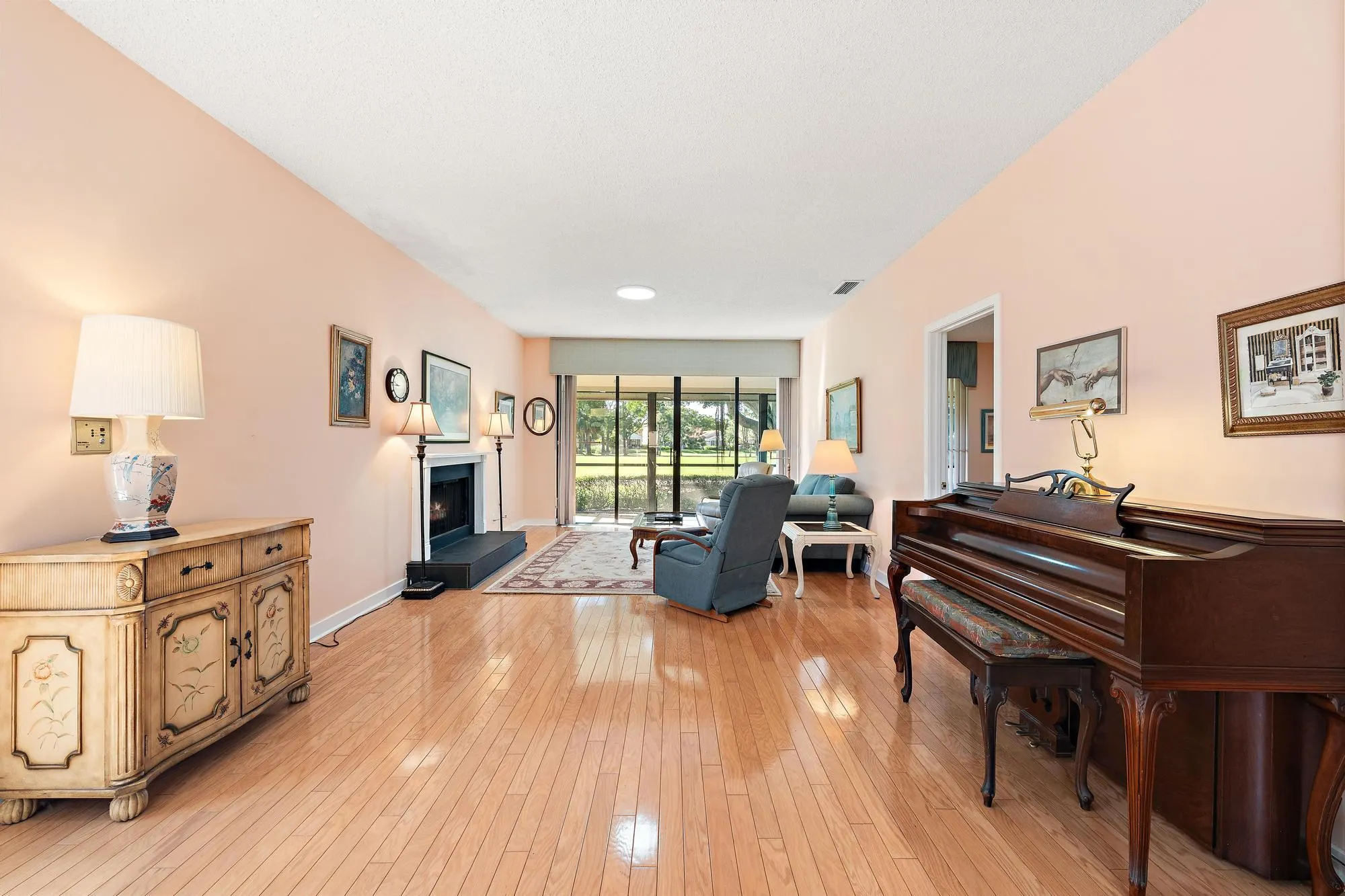 275 OLD MEADOW Way