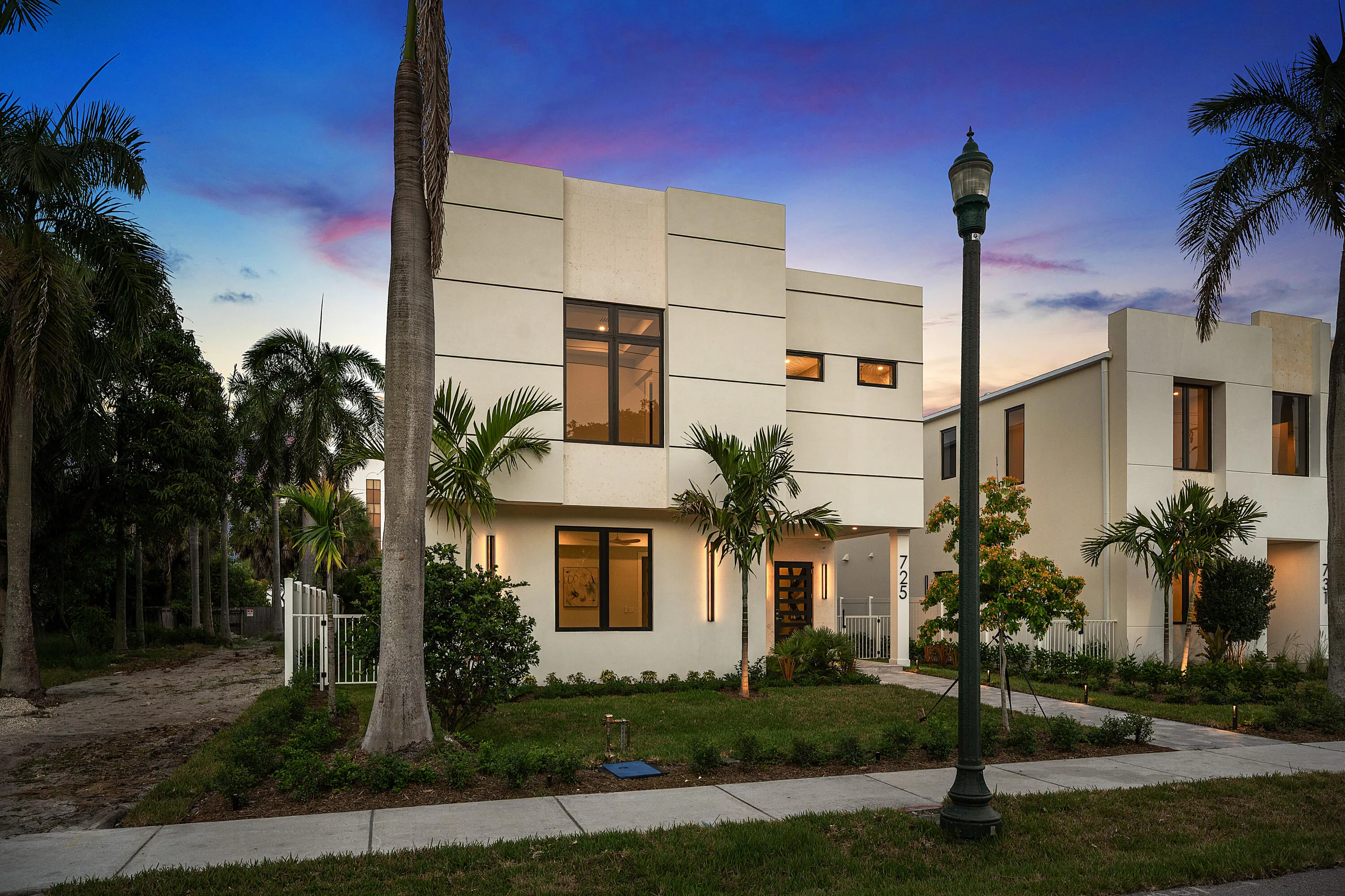 725 SE 4th Avenue