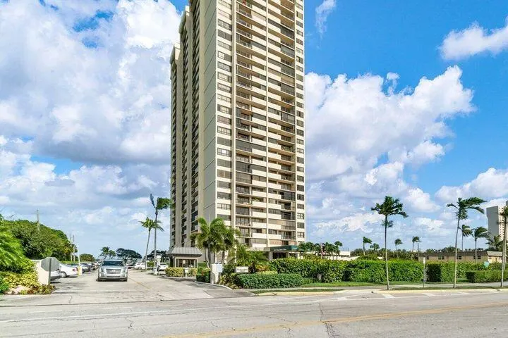 5600 N FLAGLER Drive #PH108