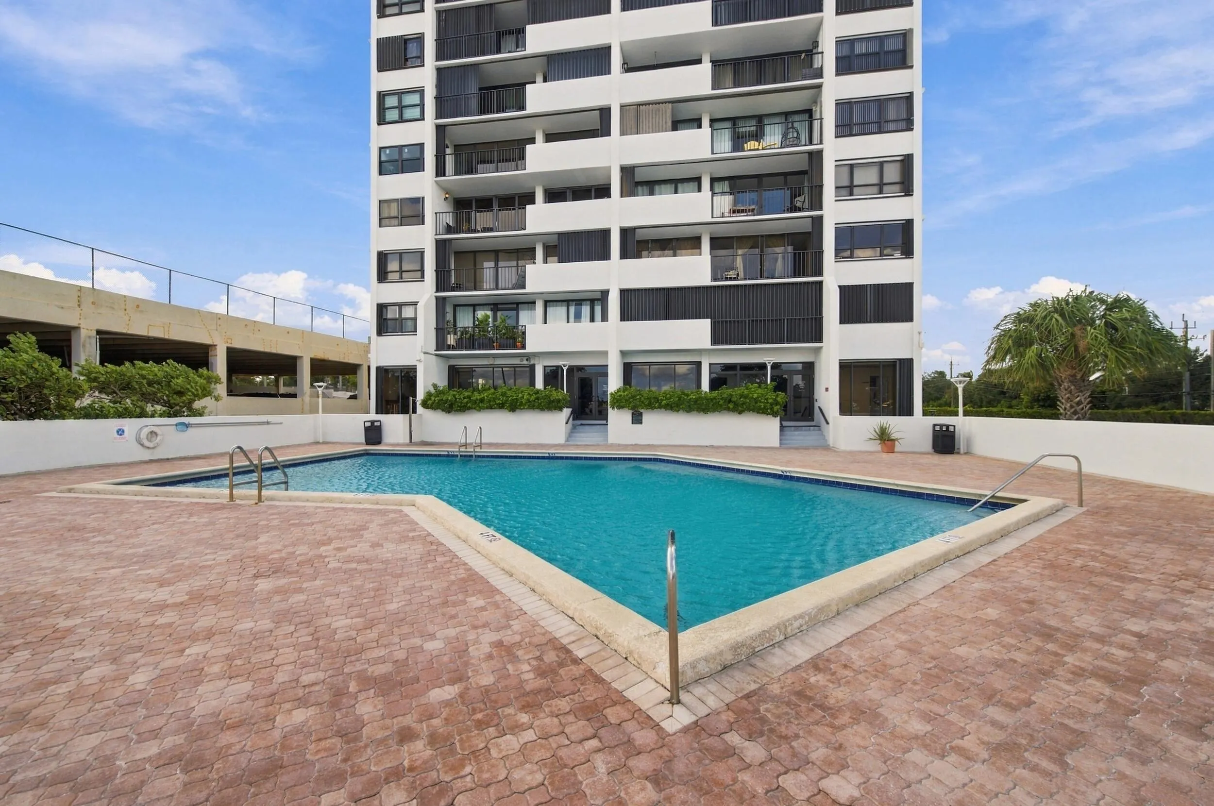 5600 N FLAGLER Drive #PH108