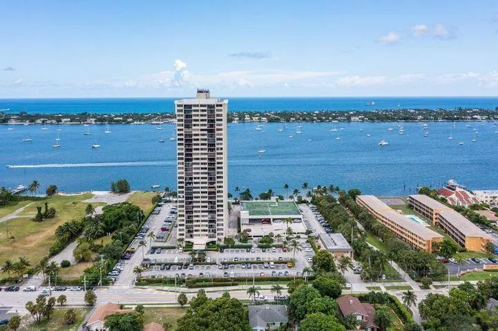 5600 N FLAGLER Drive #PH108