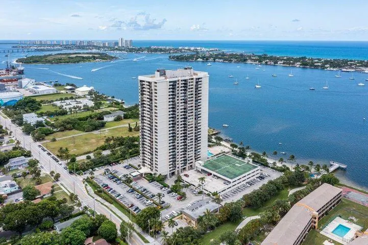 5600 N FLAGLER Drive #PH108