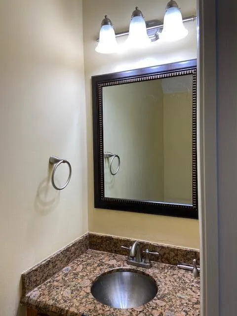 13377 Georgian Court