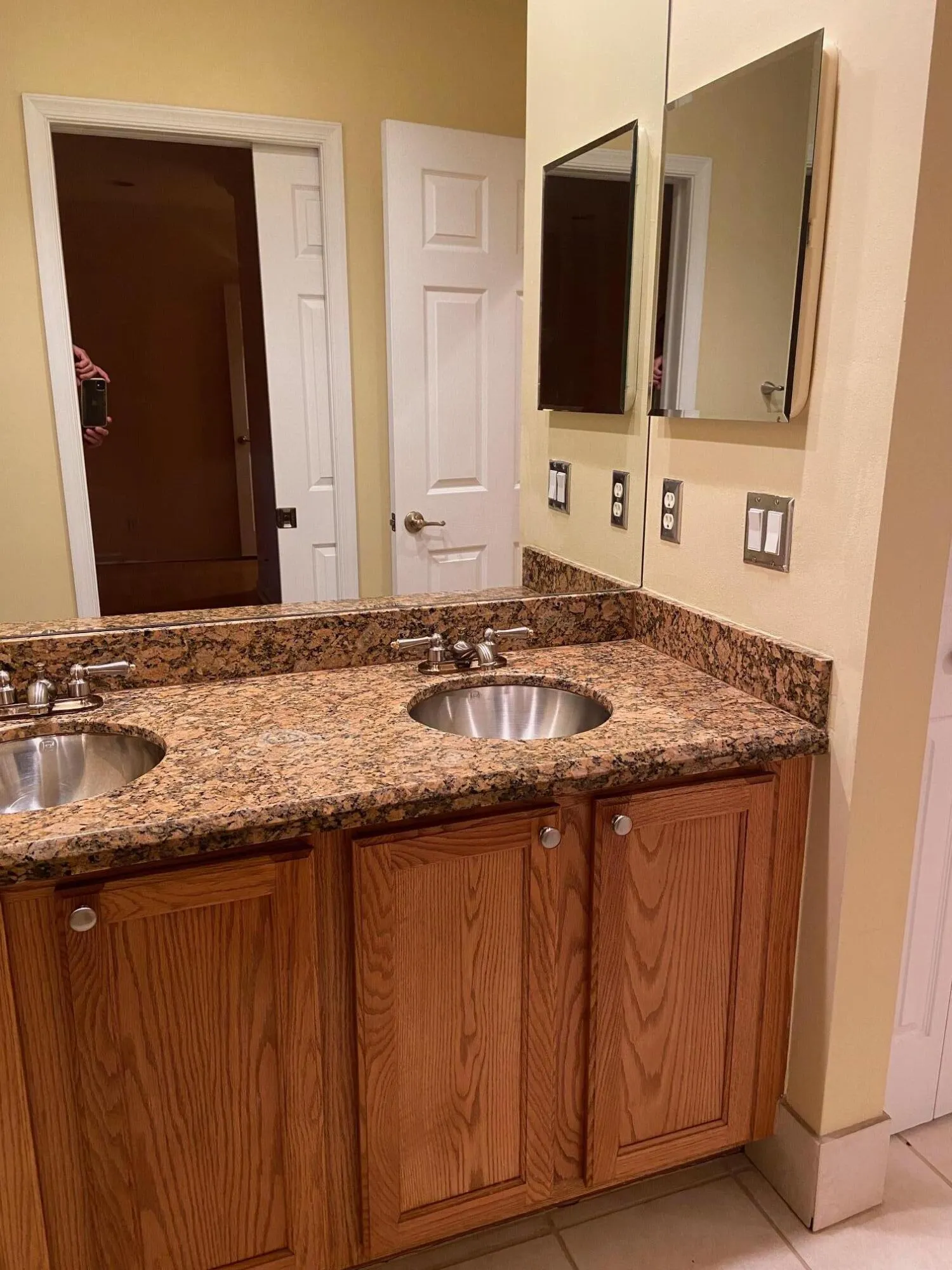13377 Georgian Court