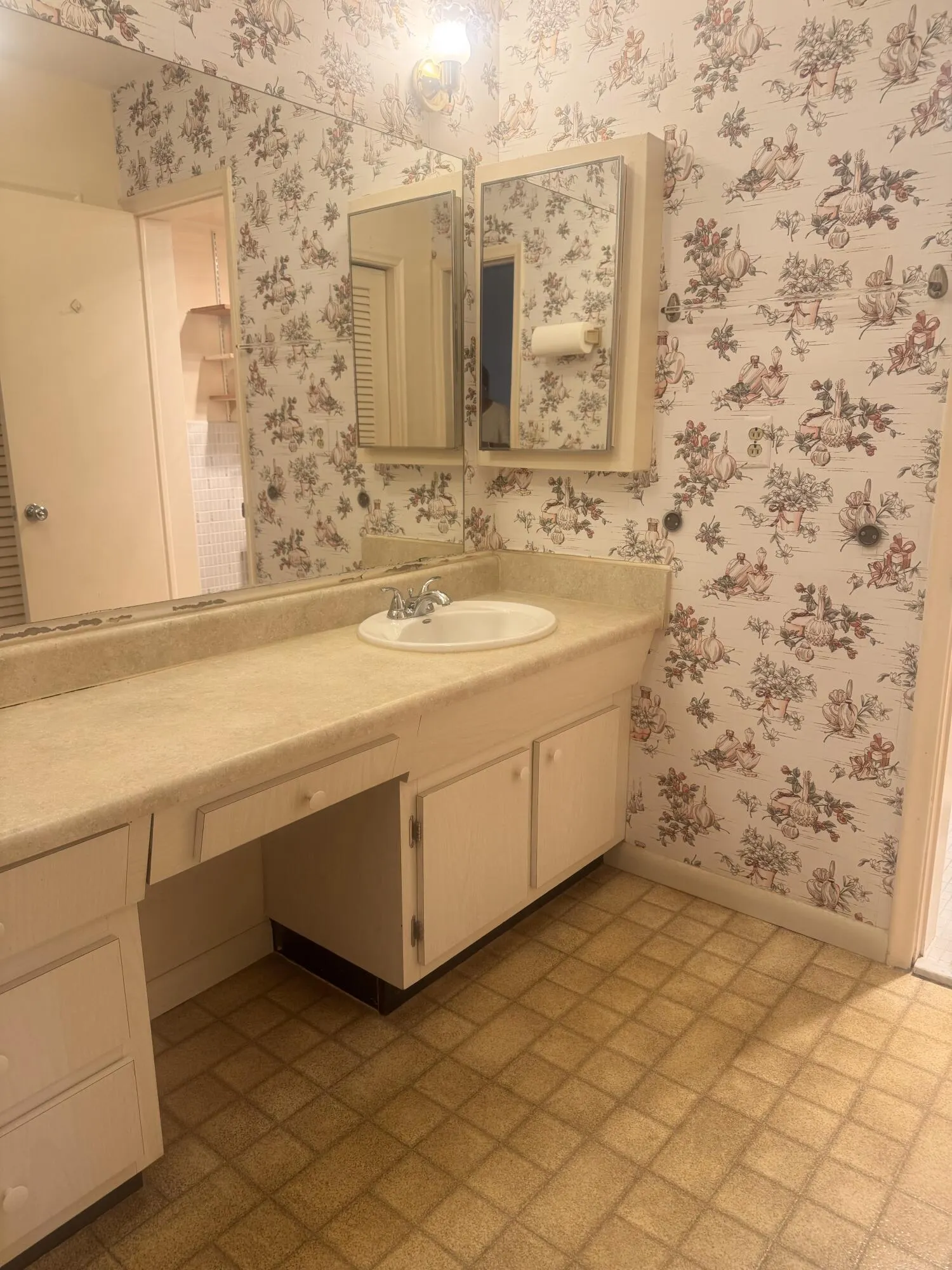 2381 SUNSET Avenue #117
