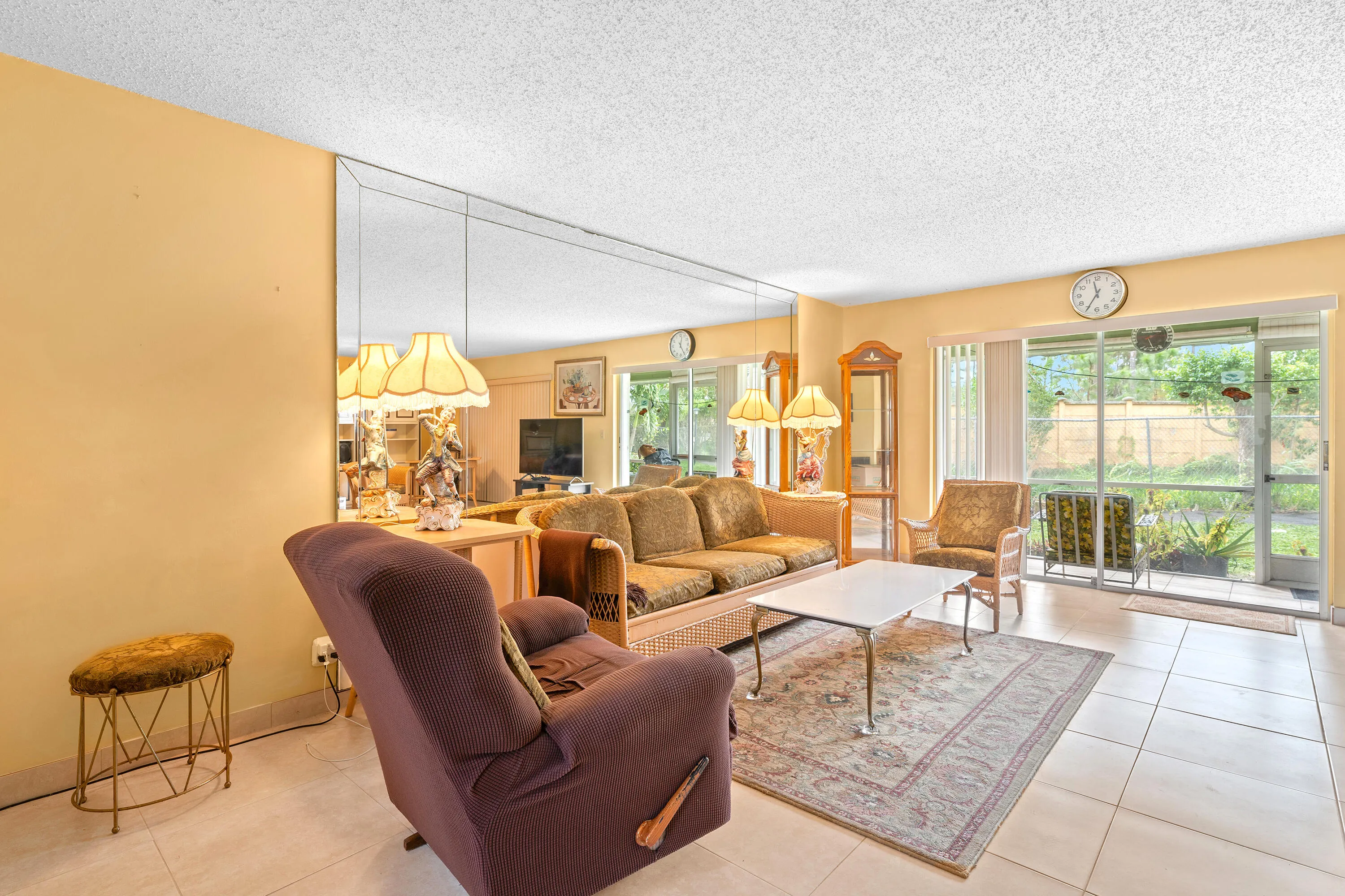 831 SALEM Lane #A