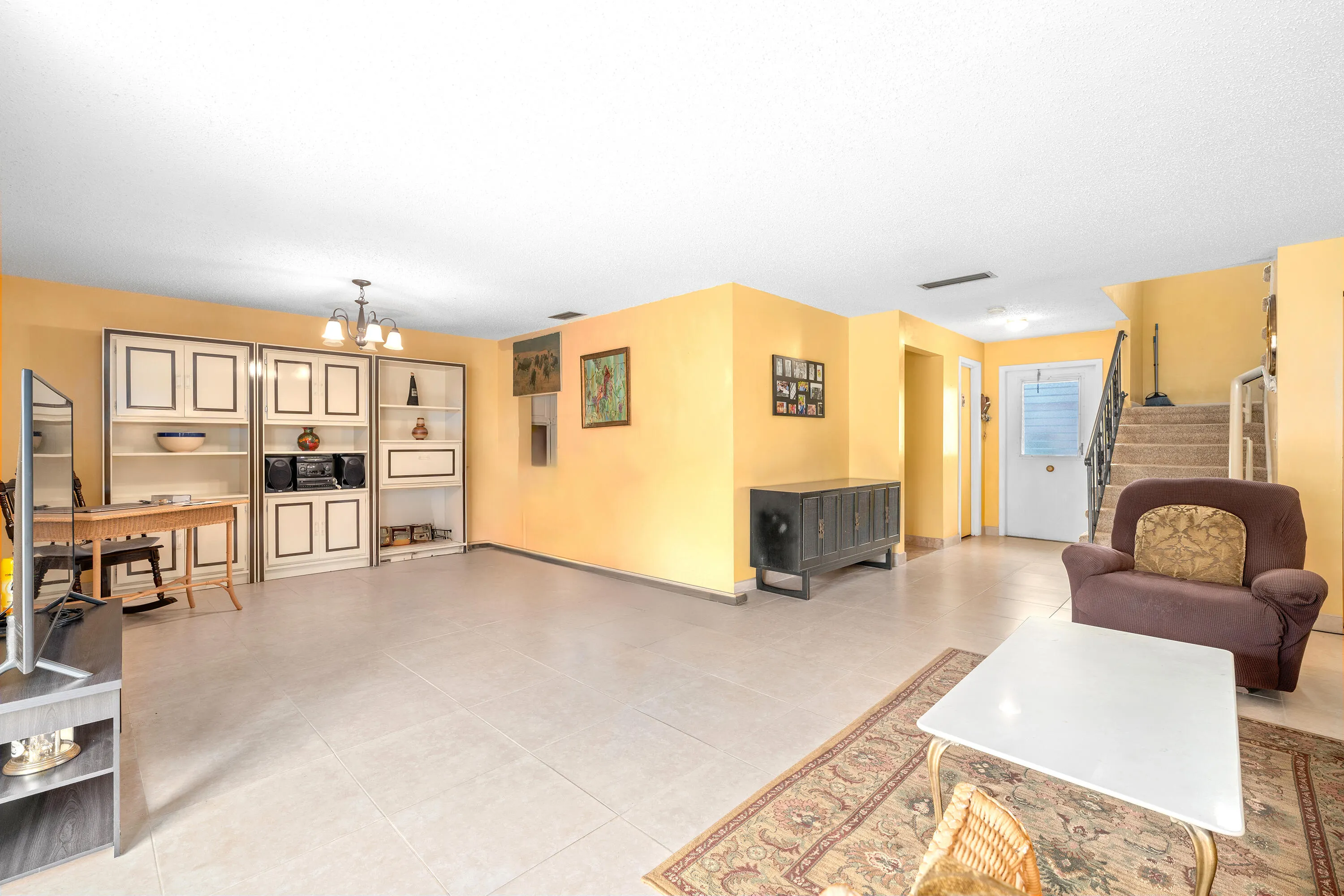 831 SALEM Lane #A