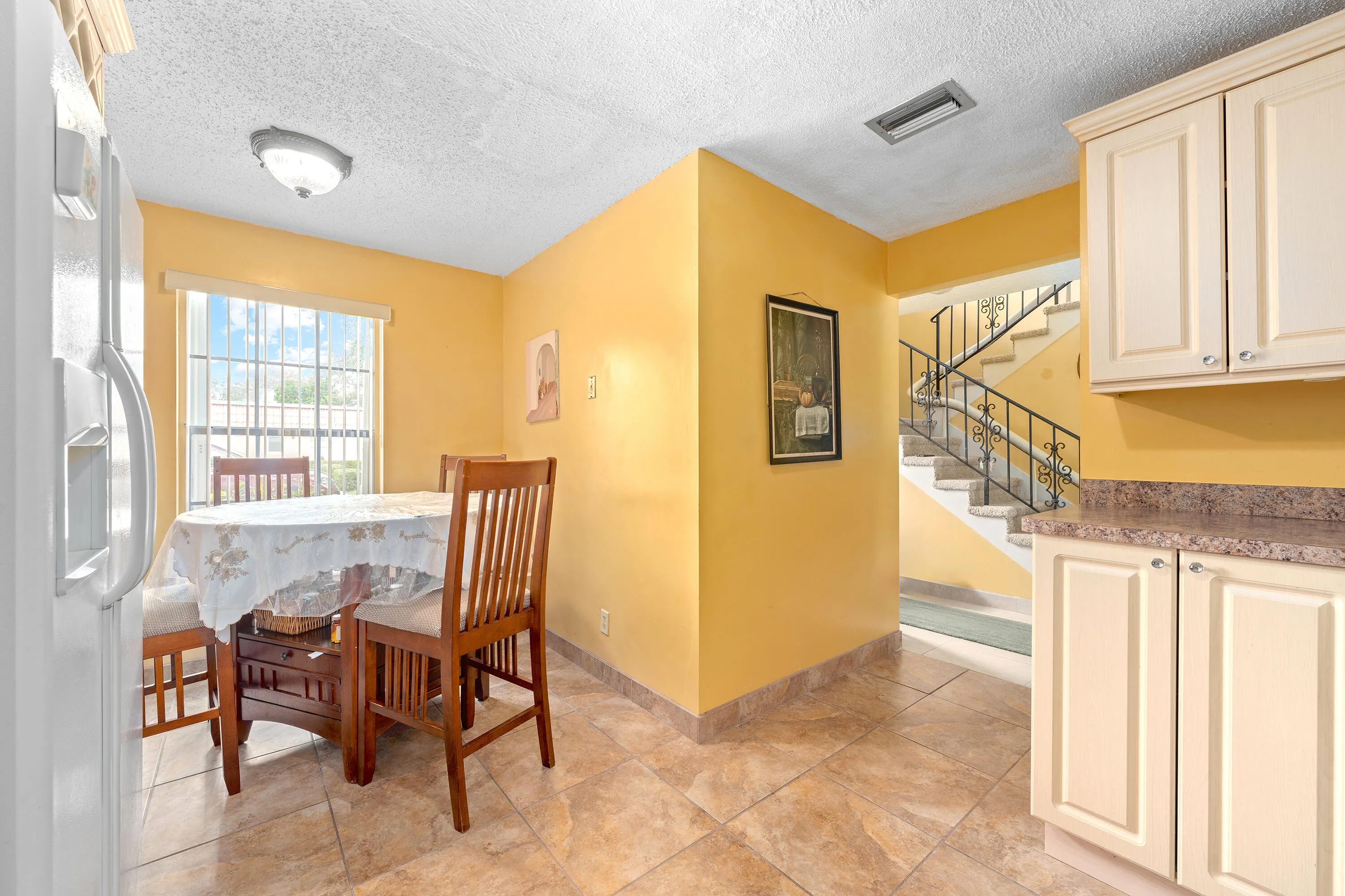 831 SALEM Lane #A