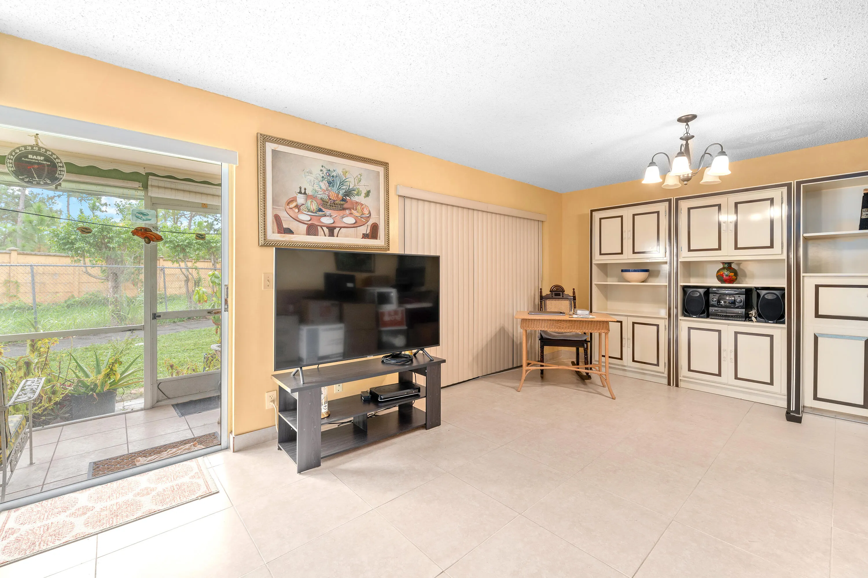 831 SALEM Lane #A