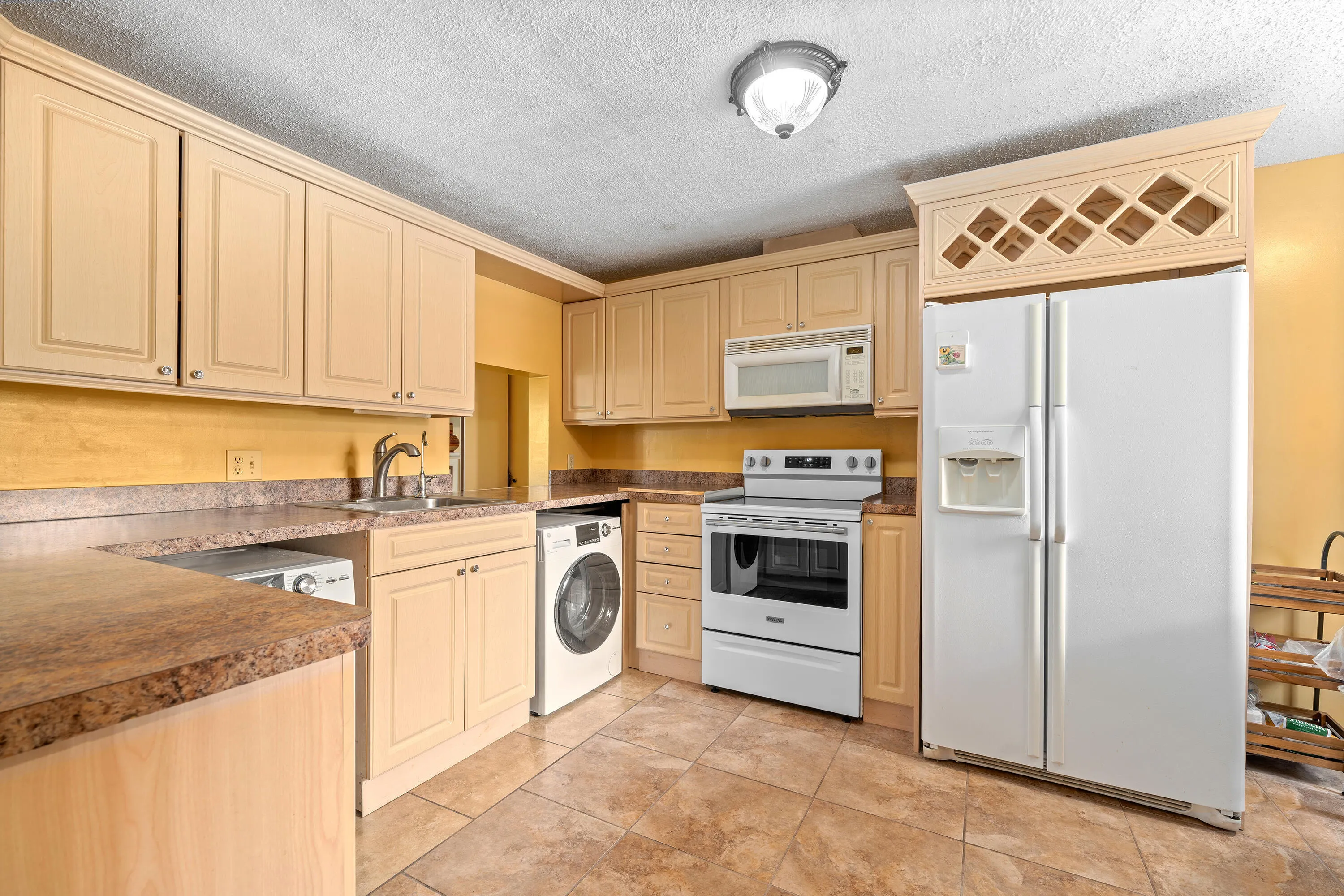831 SALEM Lane #A