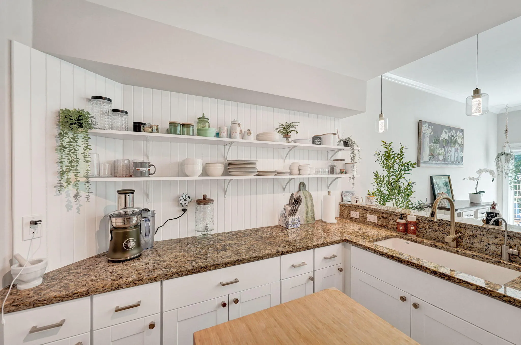 8932 S LAKE PARK Circle S