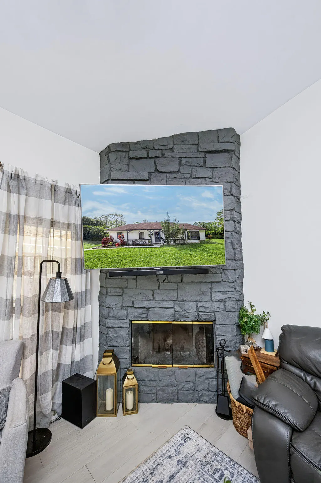 12140 N 59th Street N