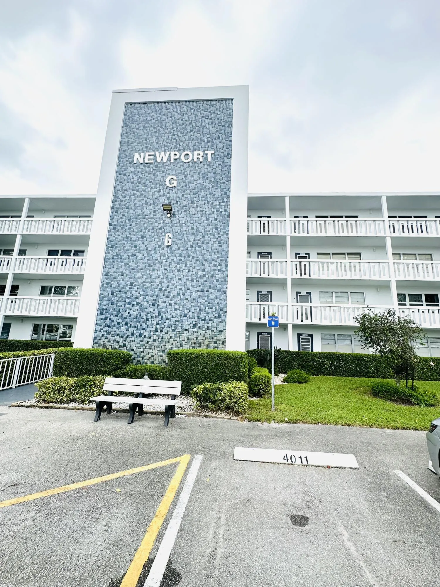 4011 NEWPORT G