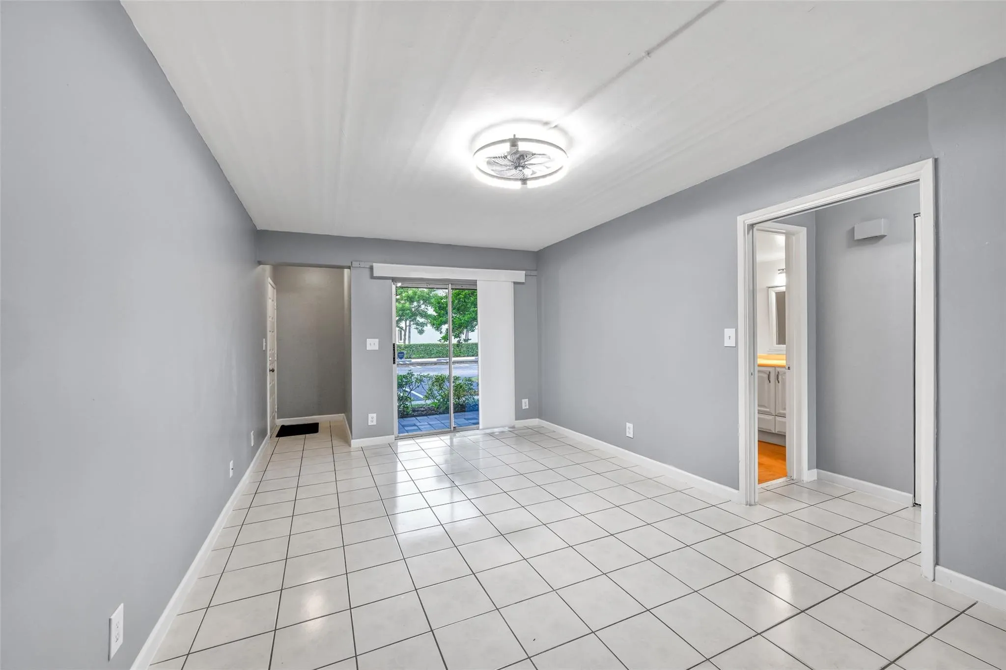 109 Gardens Drive #103