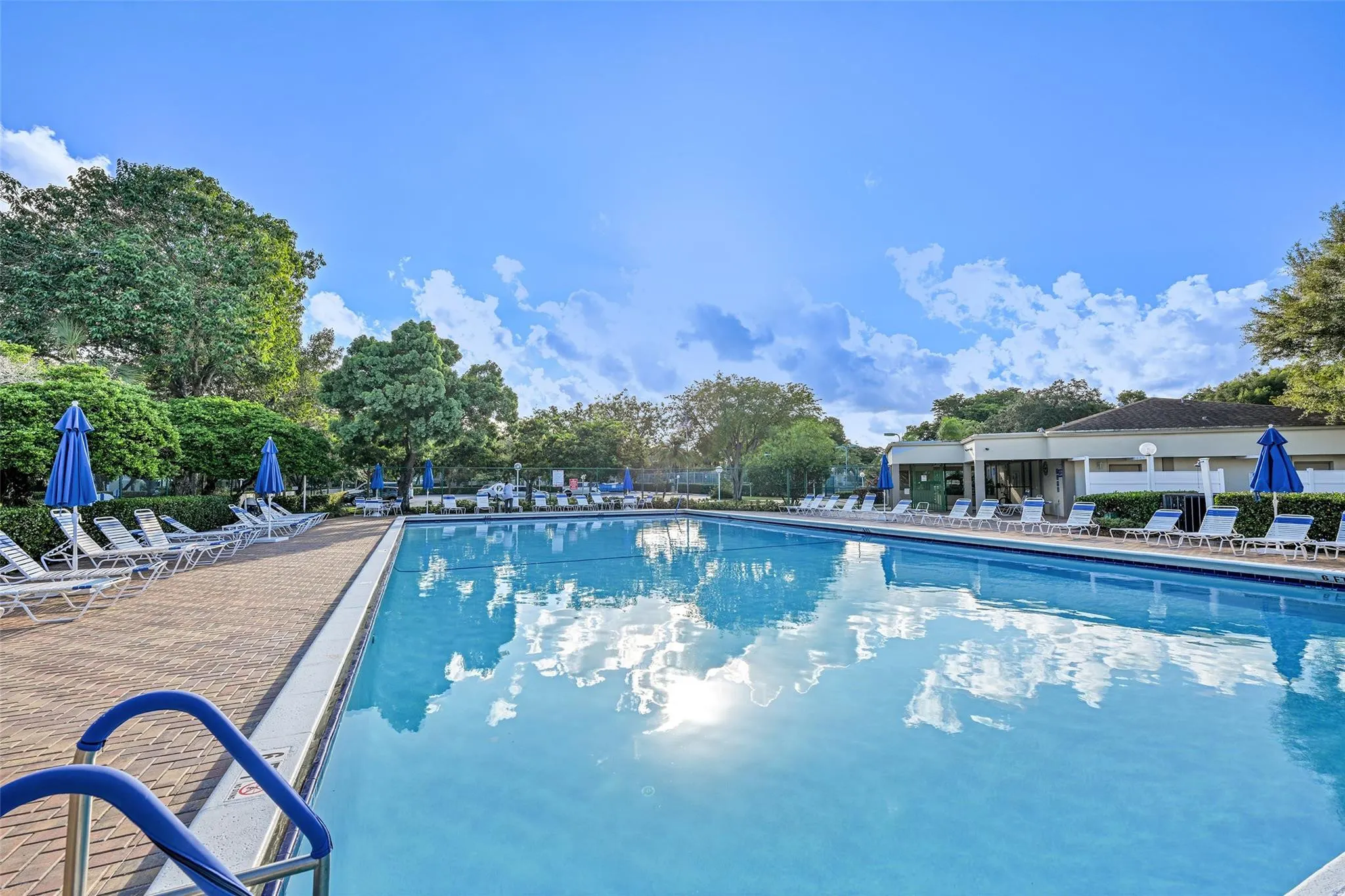 109 Gardens Drive #103