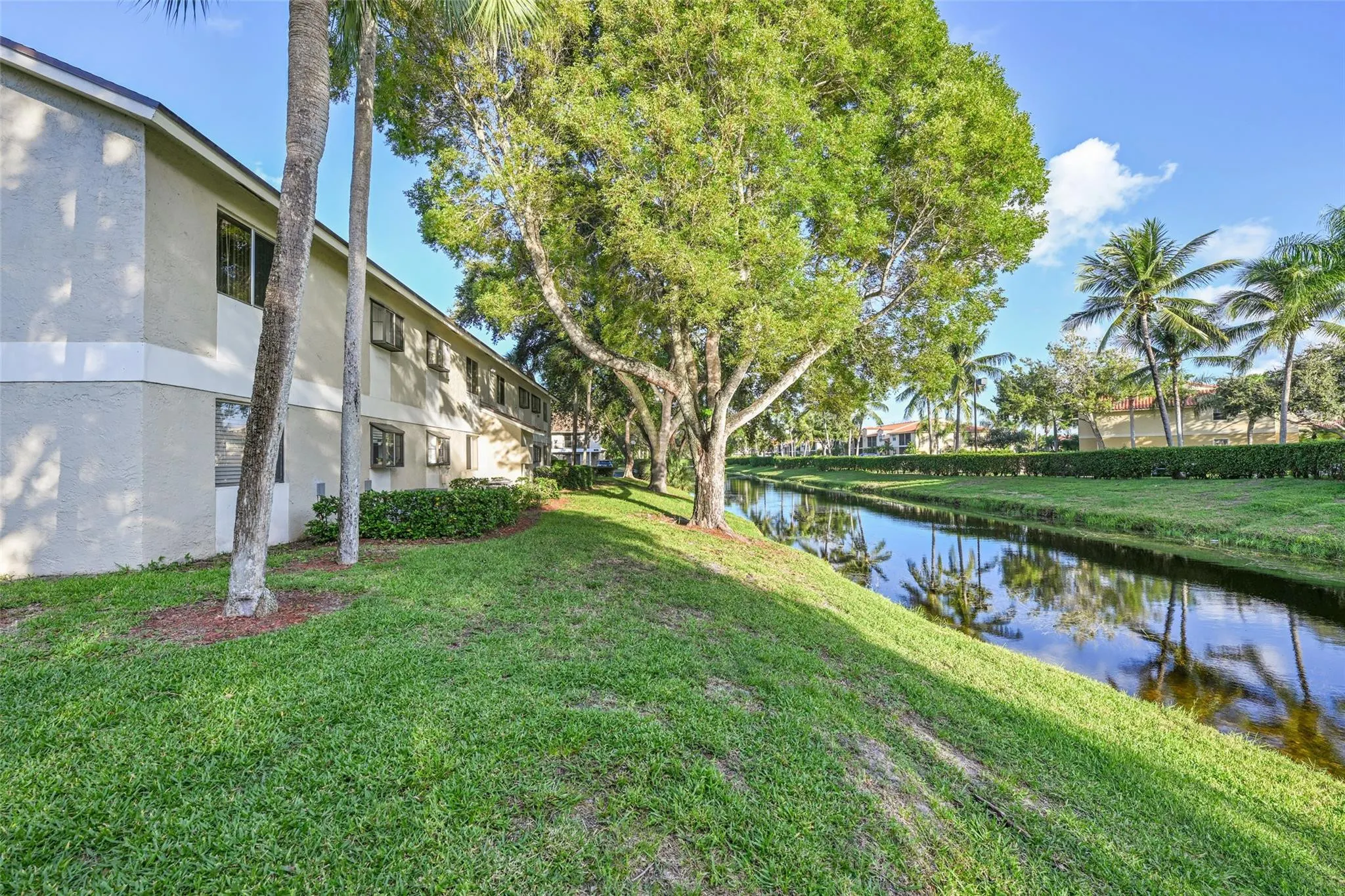 109 Gardens Drive #103