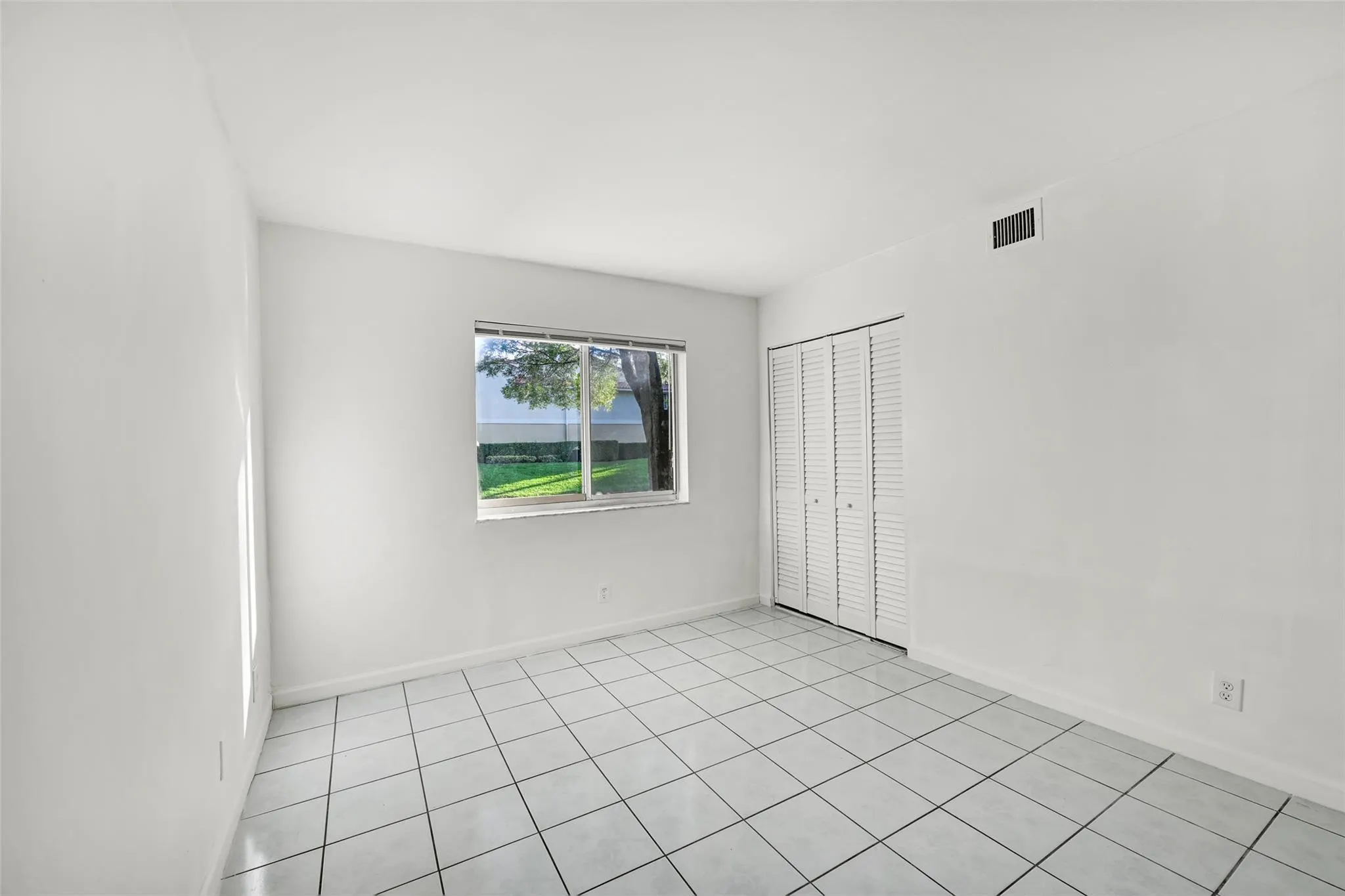 109 Gardens Drive #103