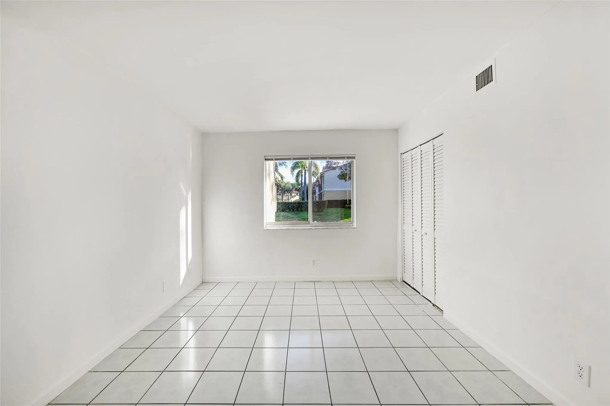 109 Gardens Drive #103
