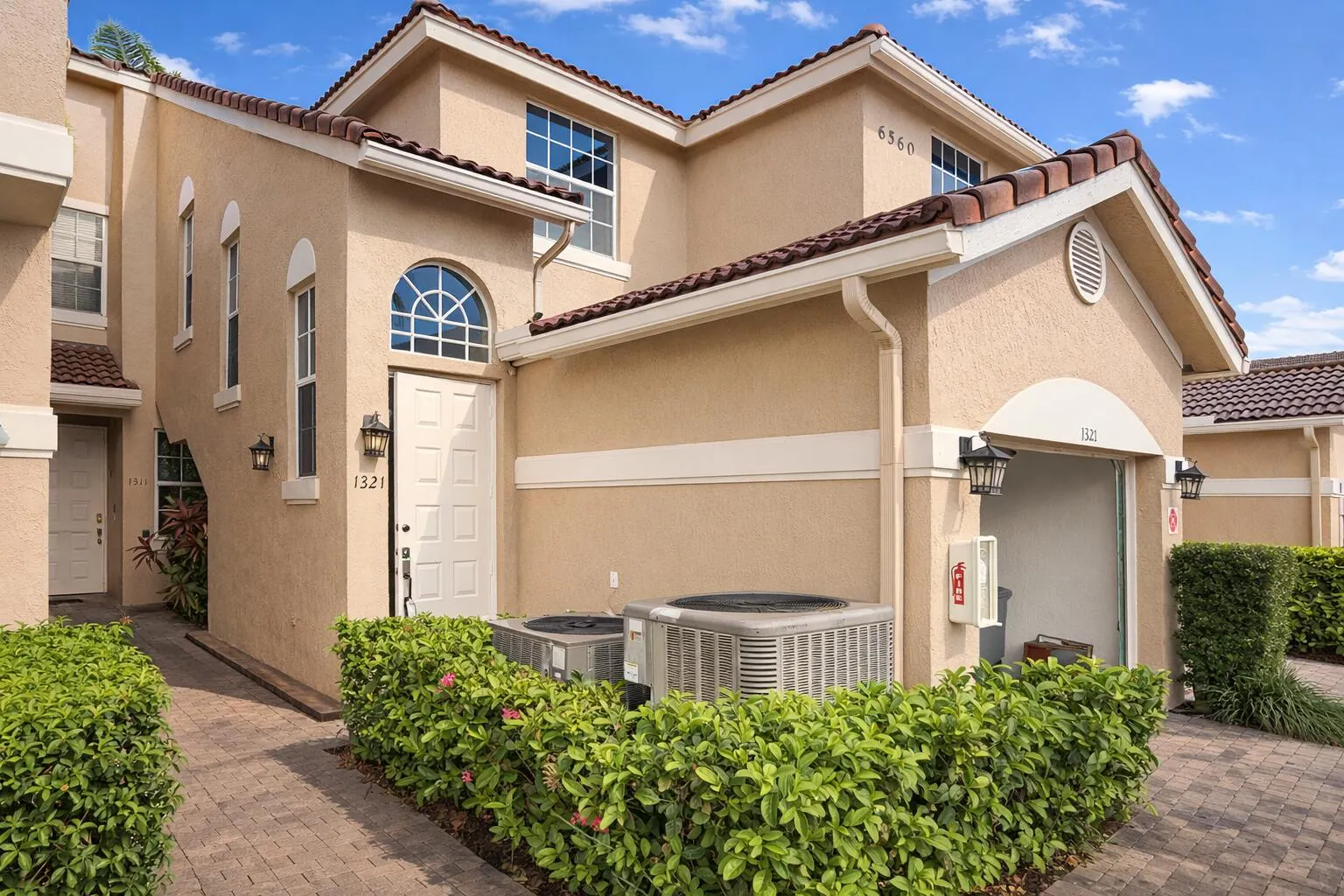 6560 VILLA SONRISA Drive #1321