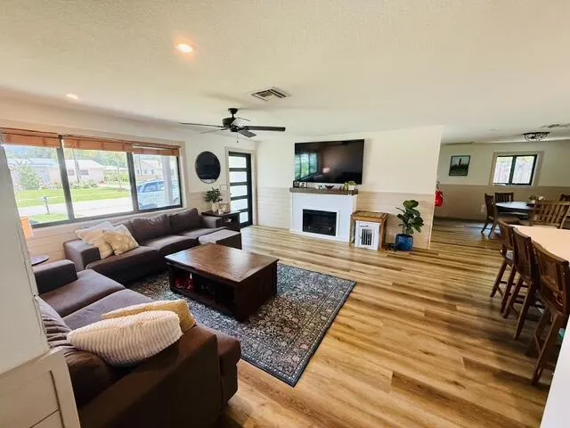 401 CIRCLE E
