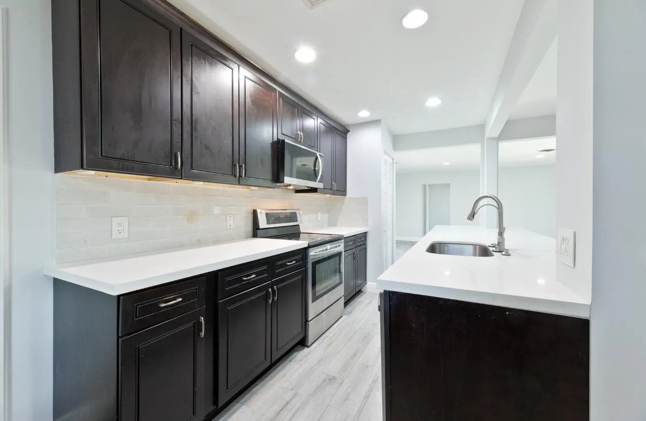 2160 NE 55TH Court