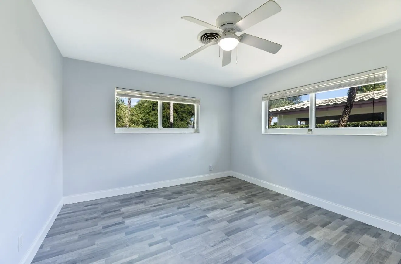 2160 NE 55TH Court