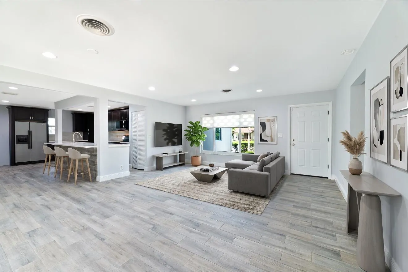 2160 NE 55TH Court