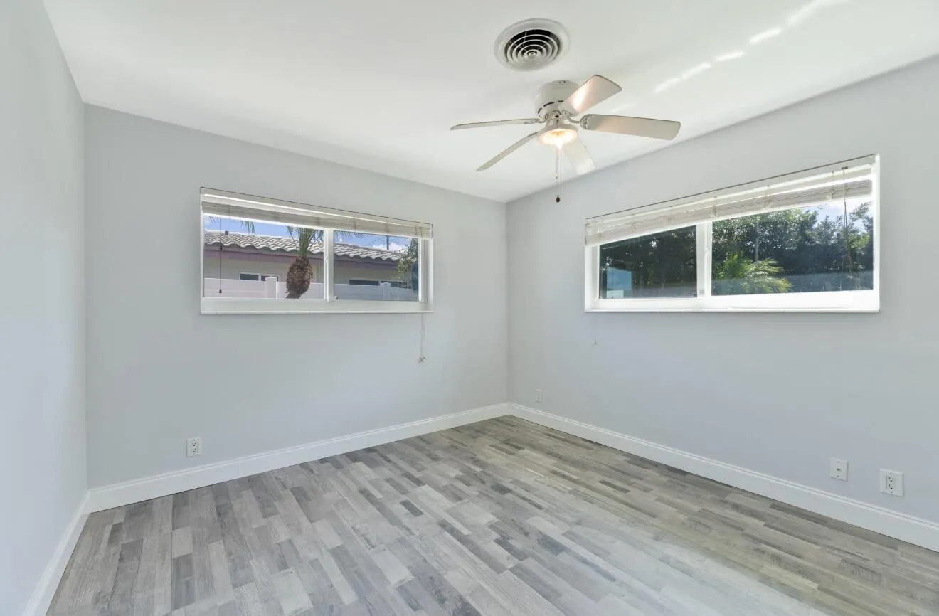 2160 NE 55TH Court