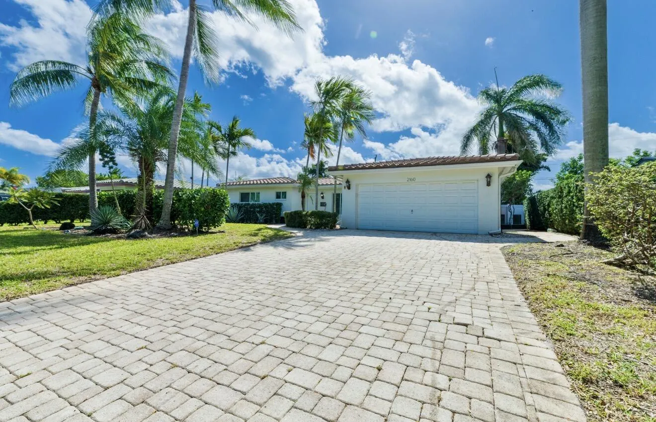 2160 NE 55TH Court