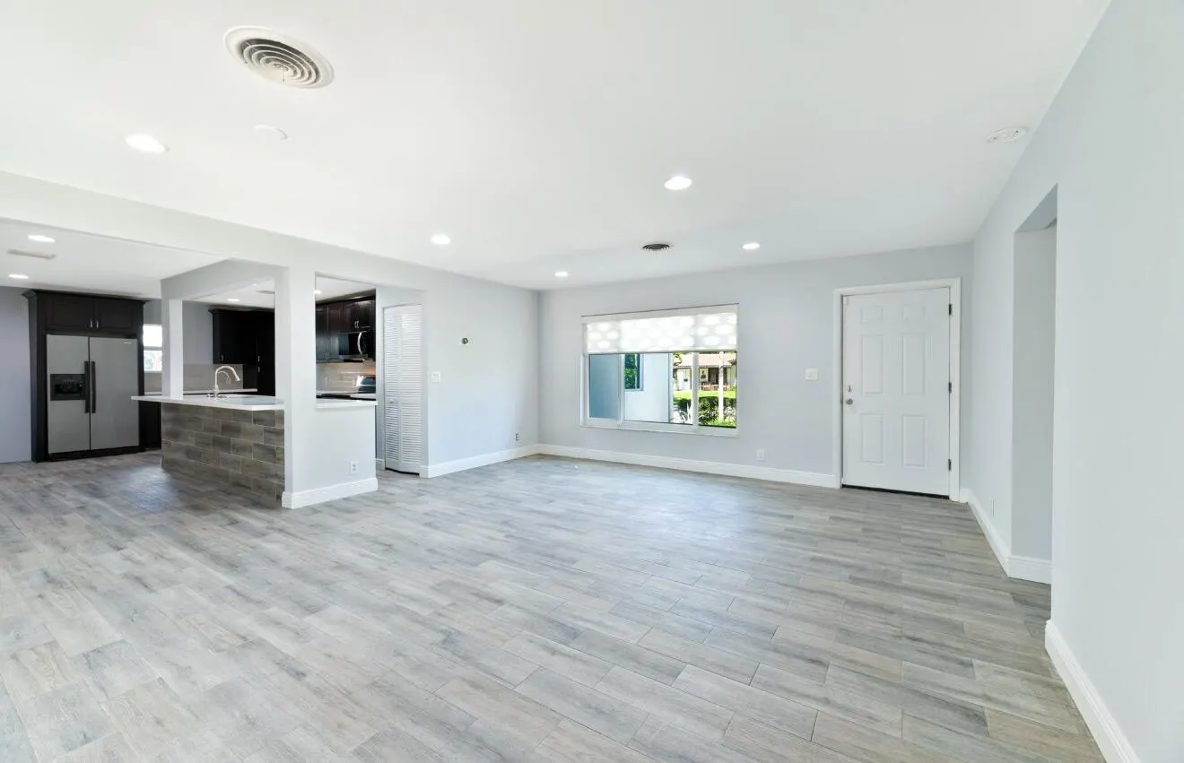 2160 NE 55TH Court