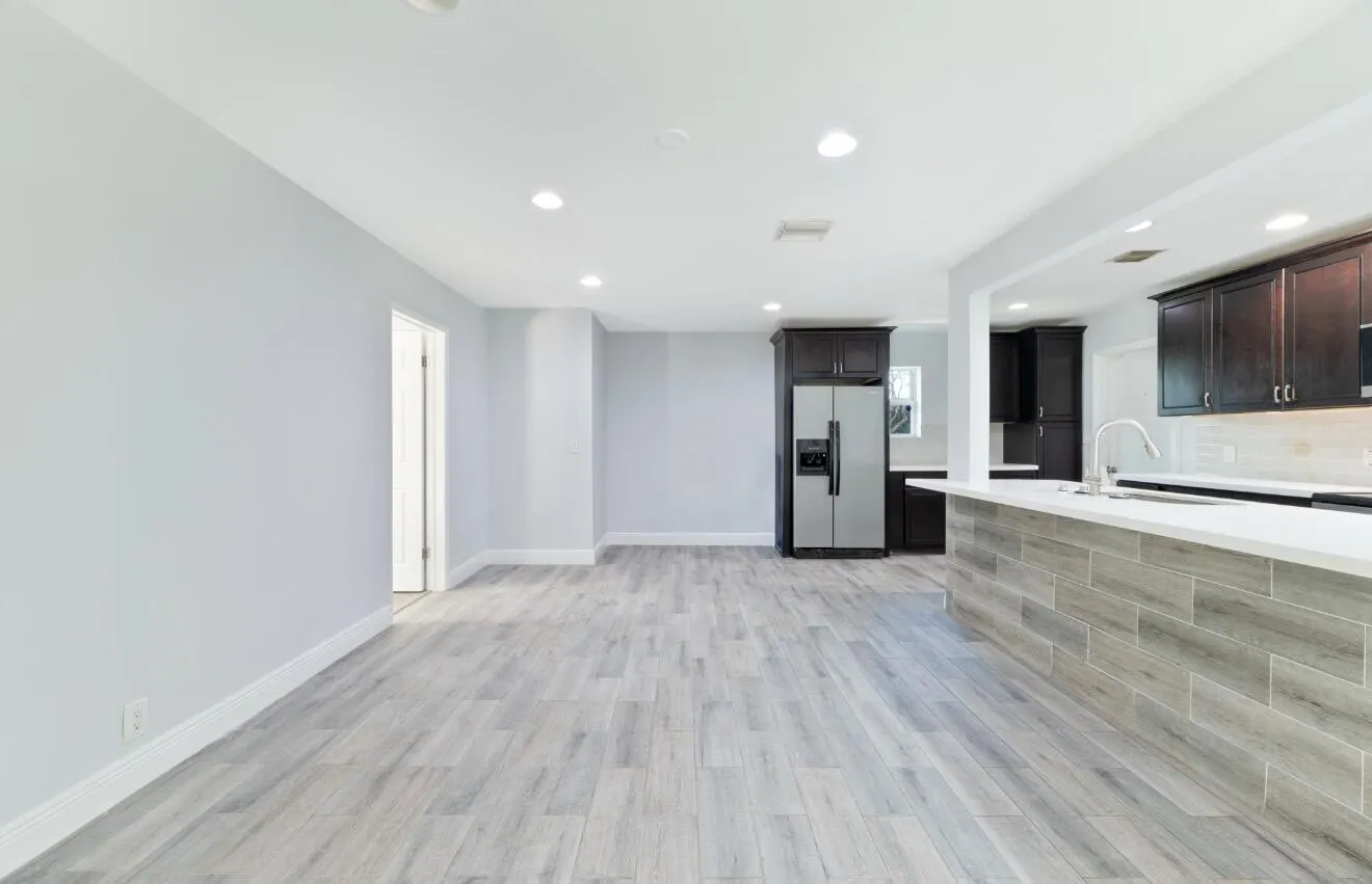2160 NE 55TH Court