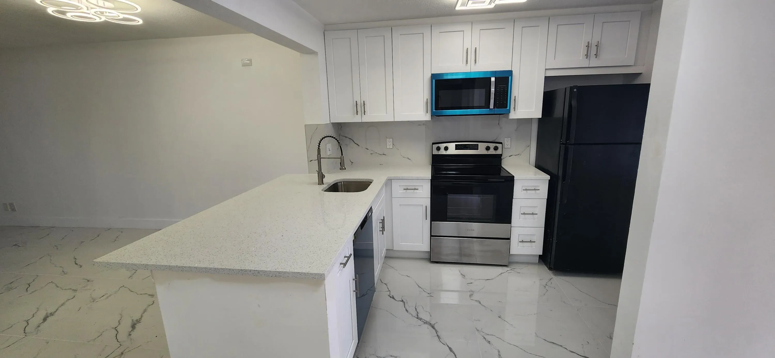 21938 REMSEN Terrace #101