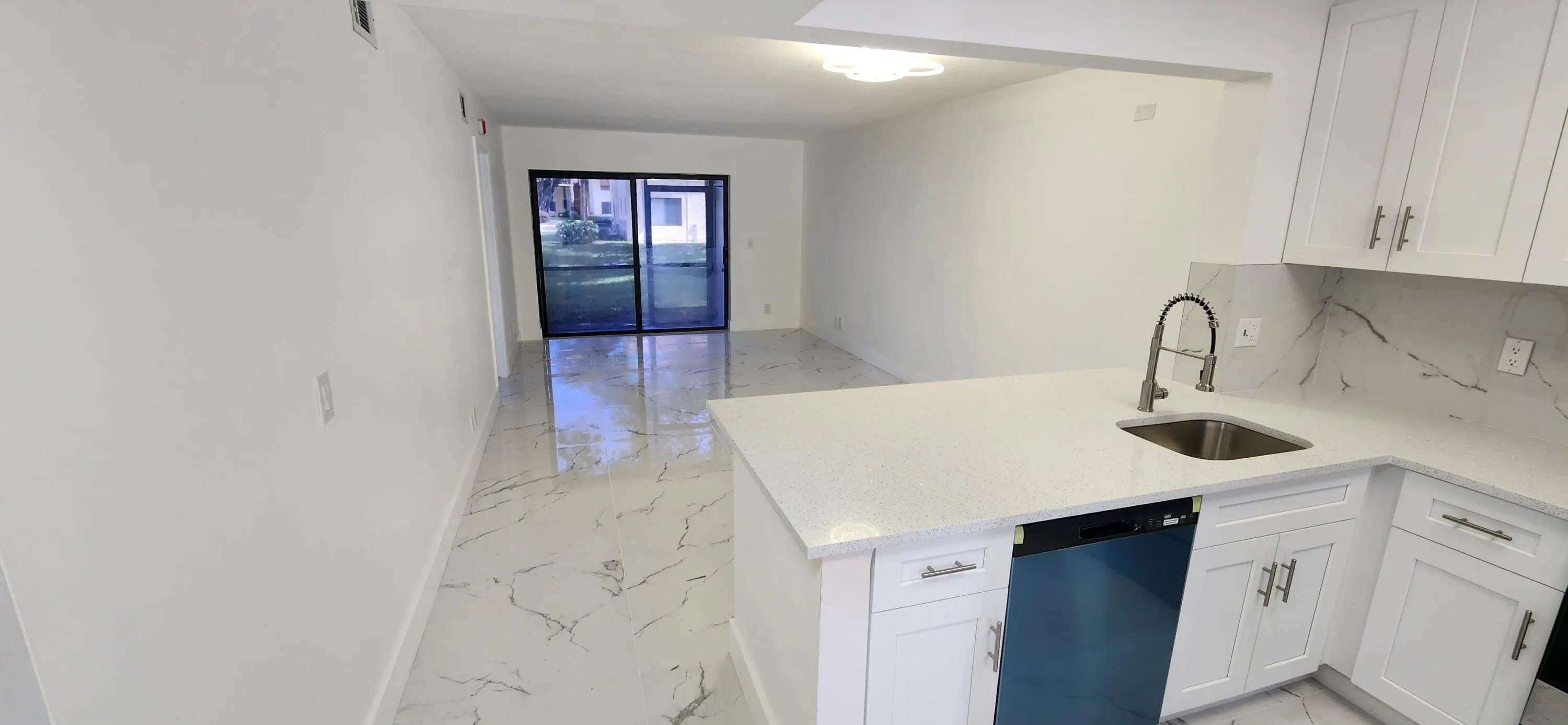 21938 REMSEN Terrace #101