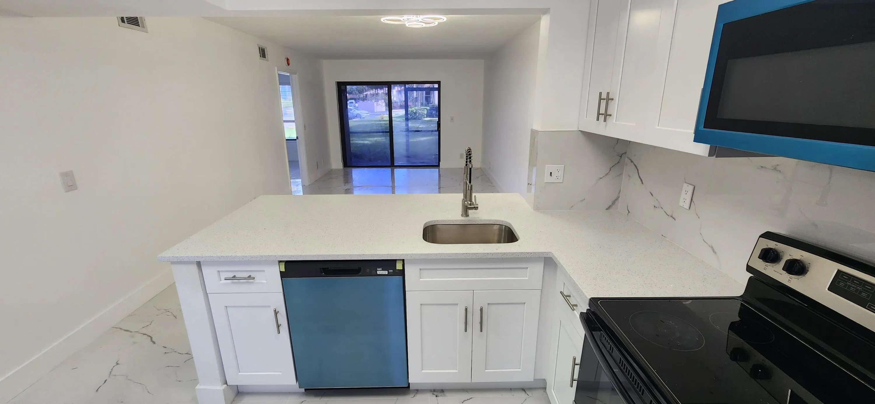 21938 REMSEN Terrace #101