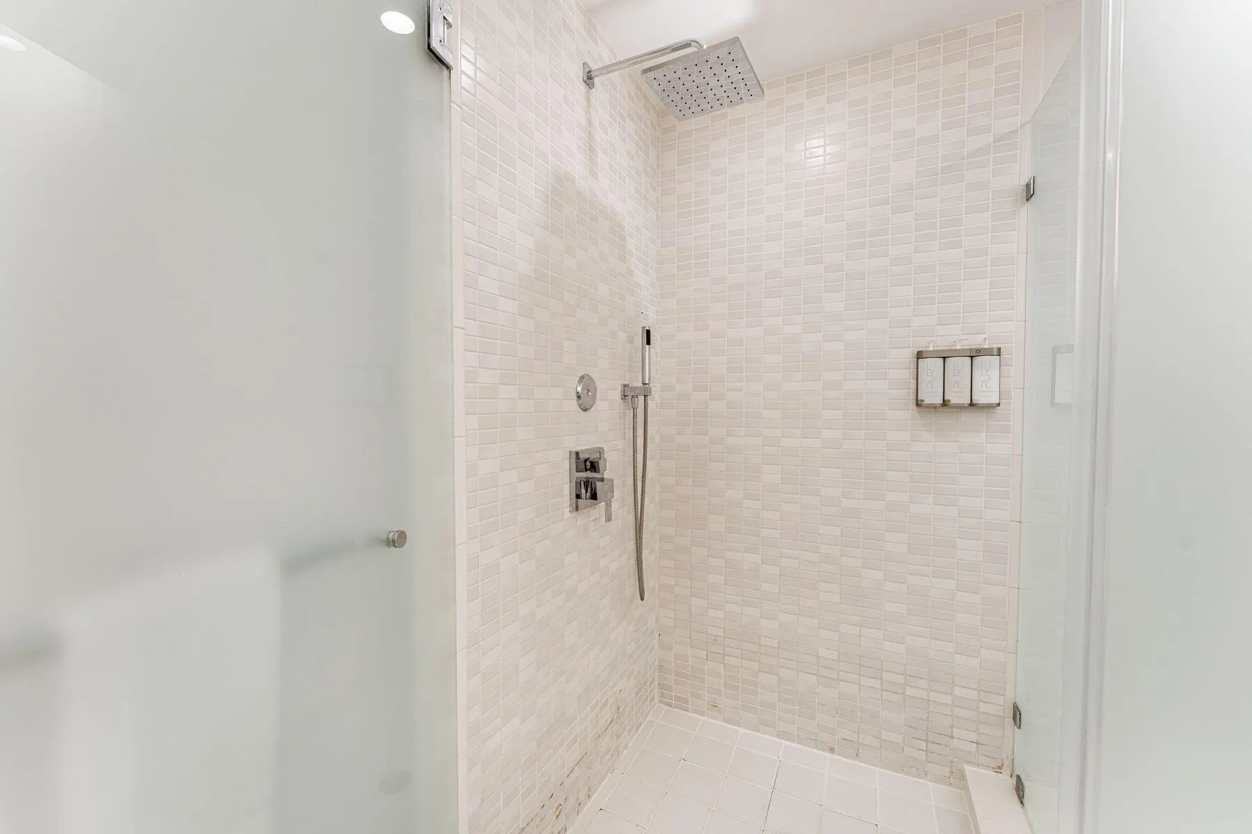 5300 NW 87TH Avenue #807