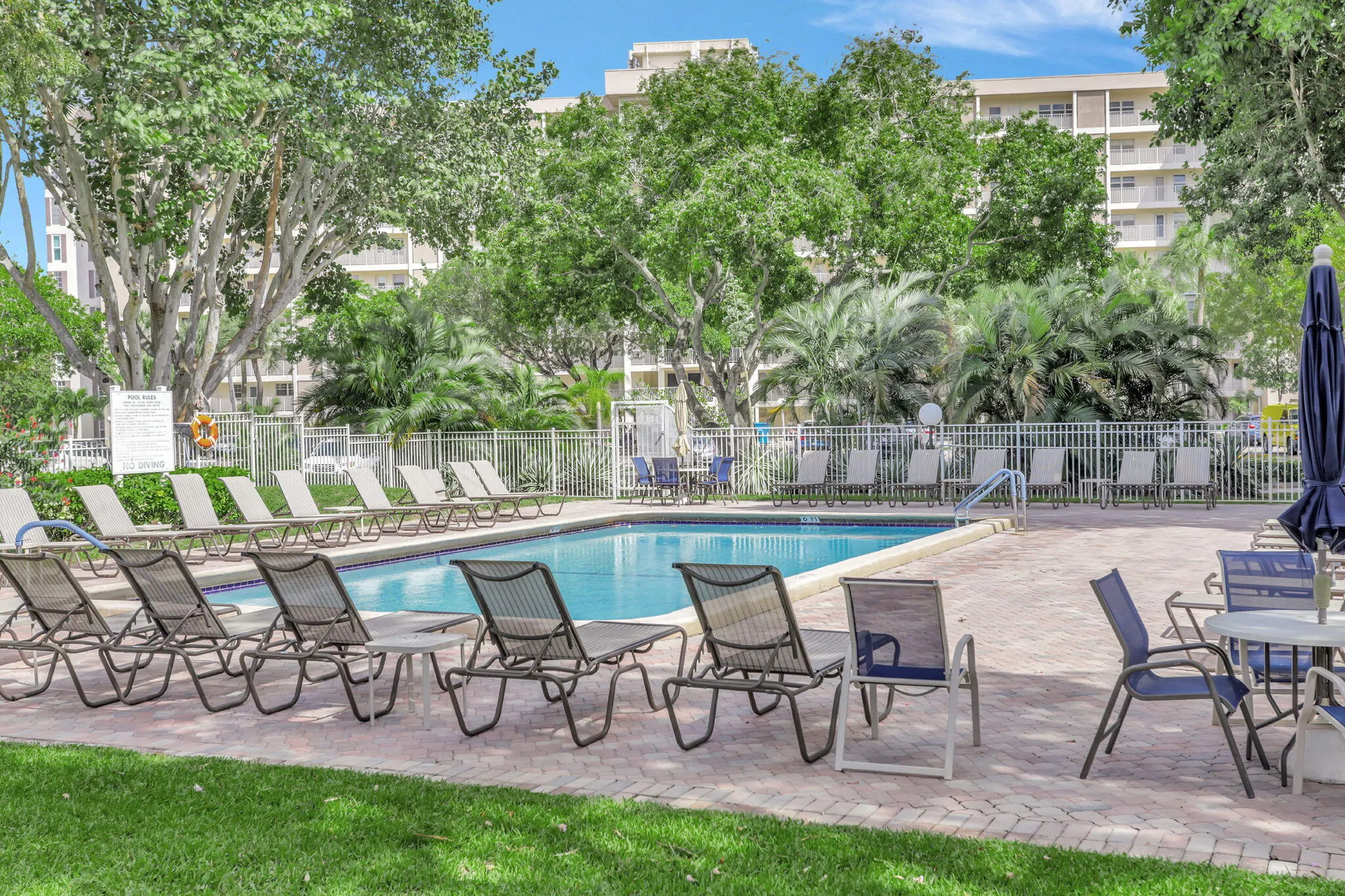 3107 N Palm Aire Drive