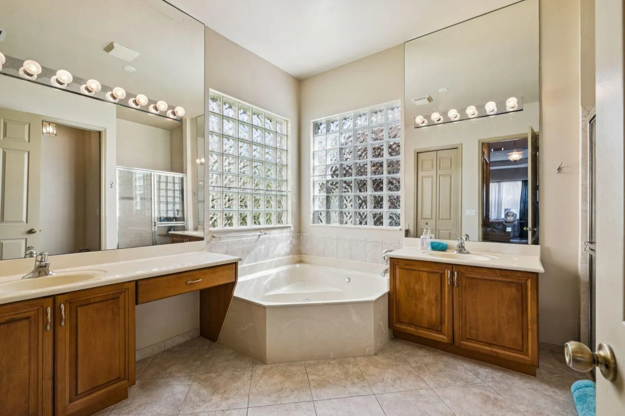 5521 ALBIN Drive