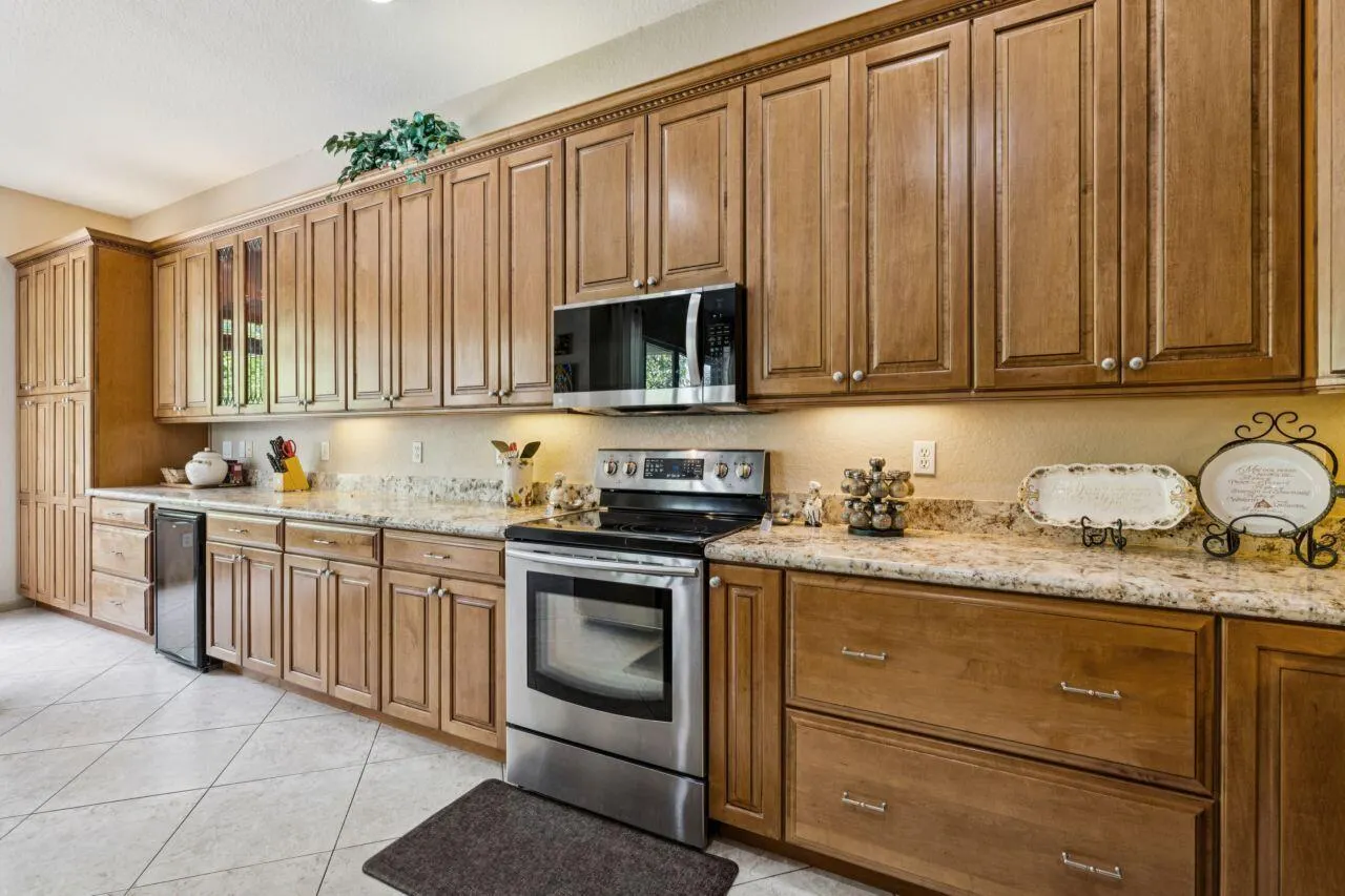 5521 ALBIN Drive