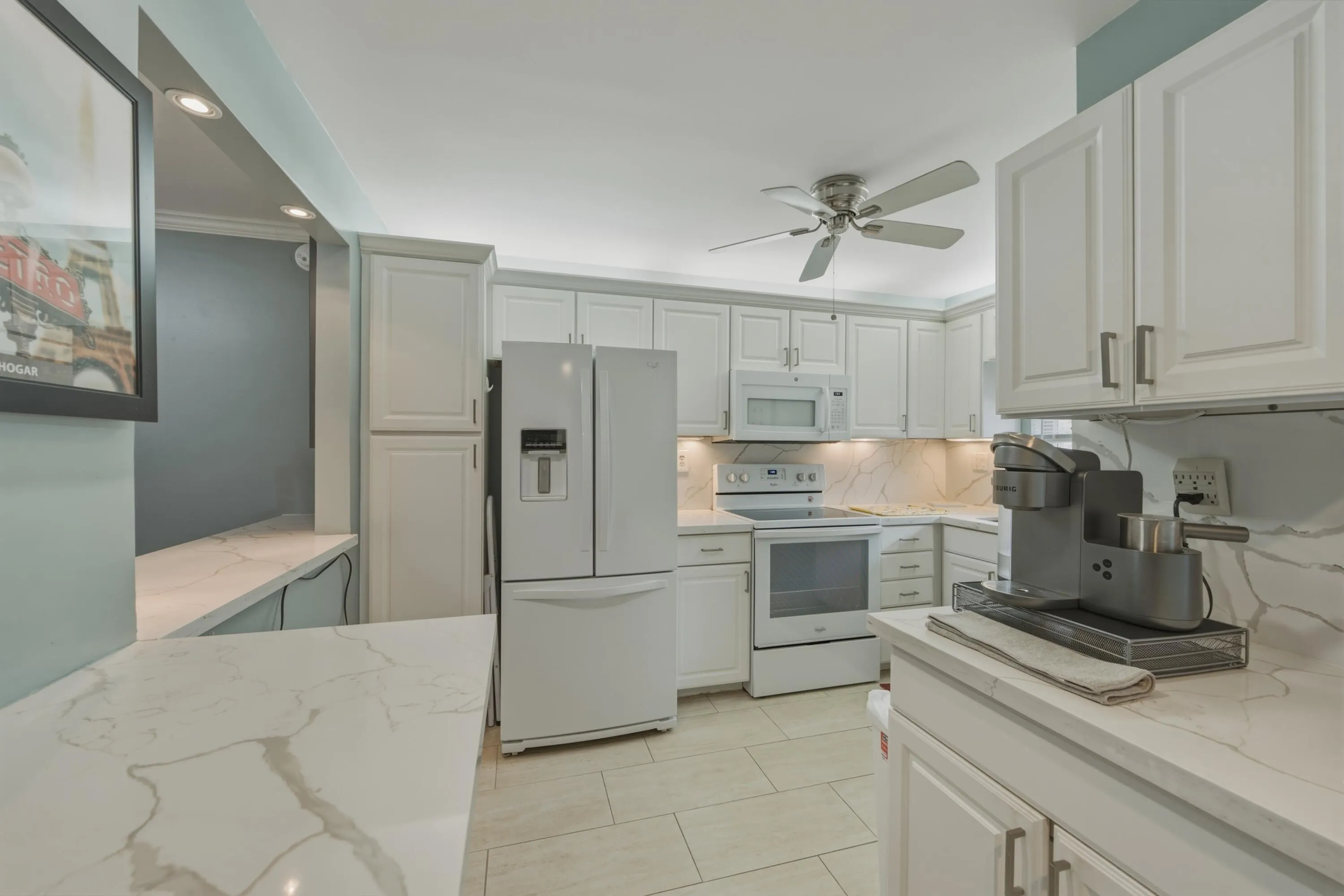 9411 N HOLLYBROOK LAKE Drive #108