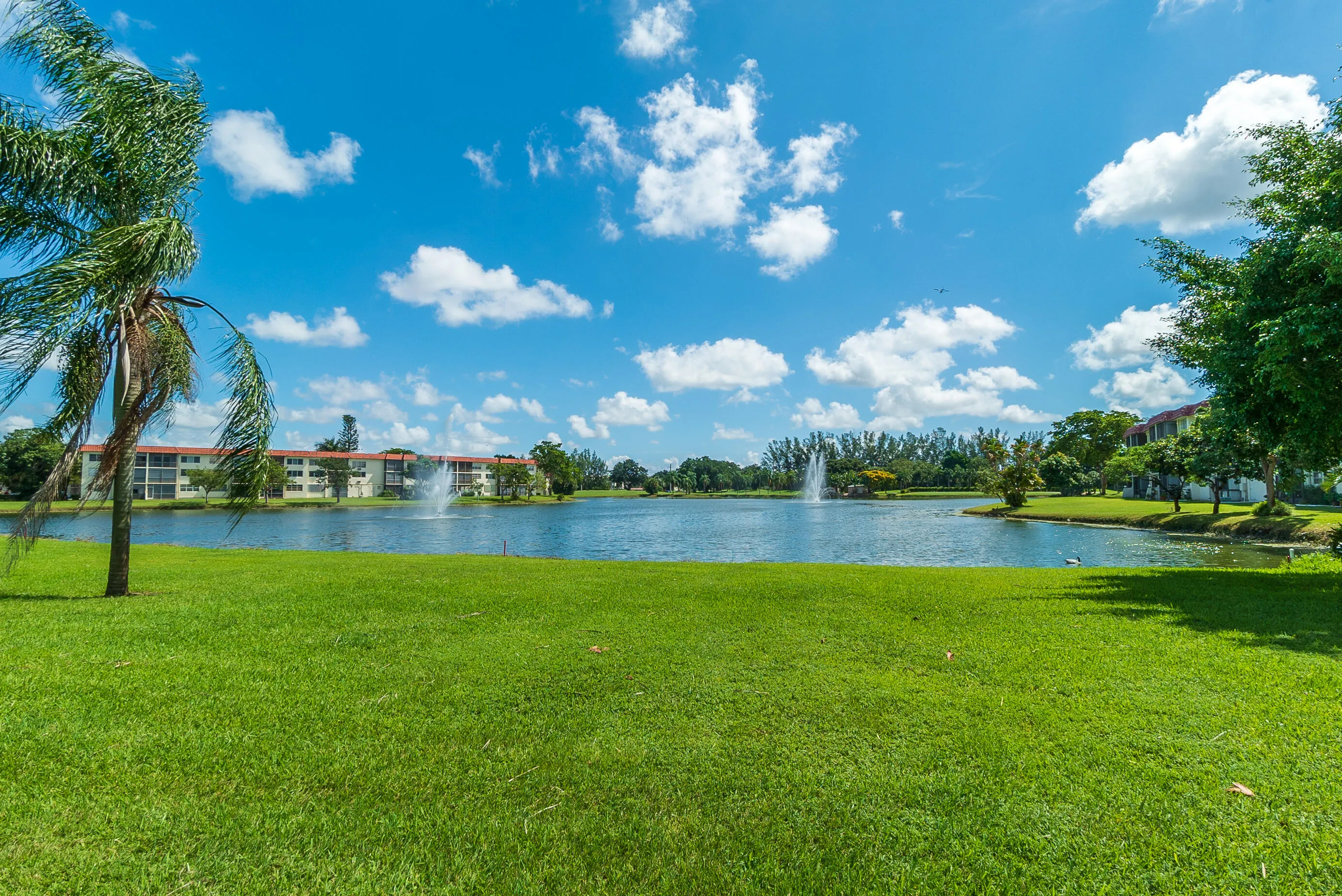 9411 N HOLLYBROOK LAKE Drive #108