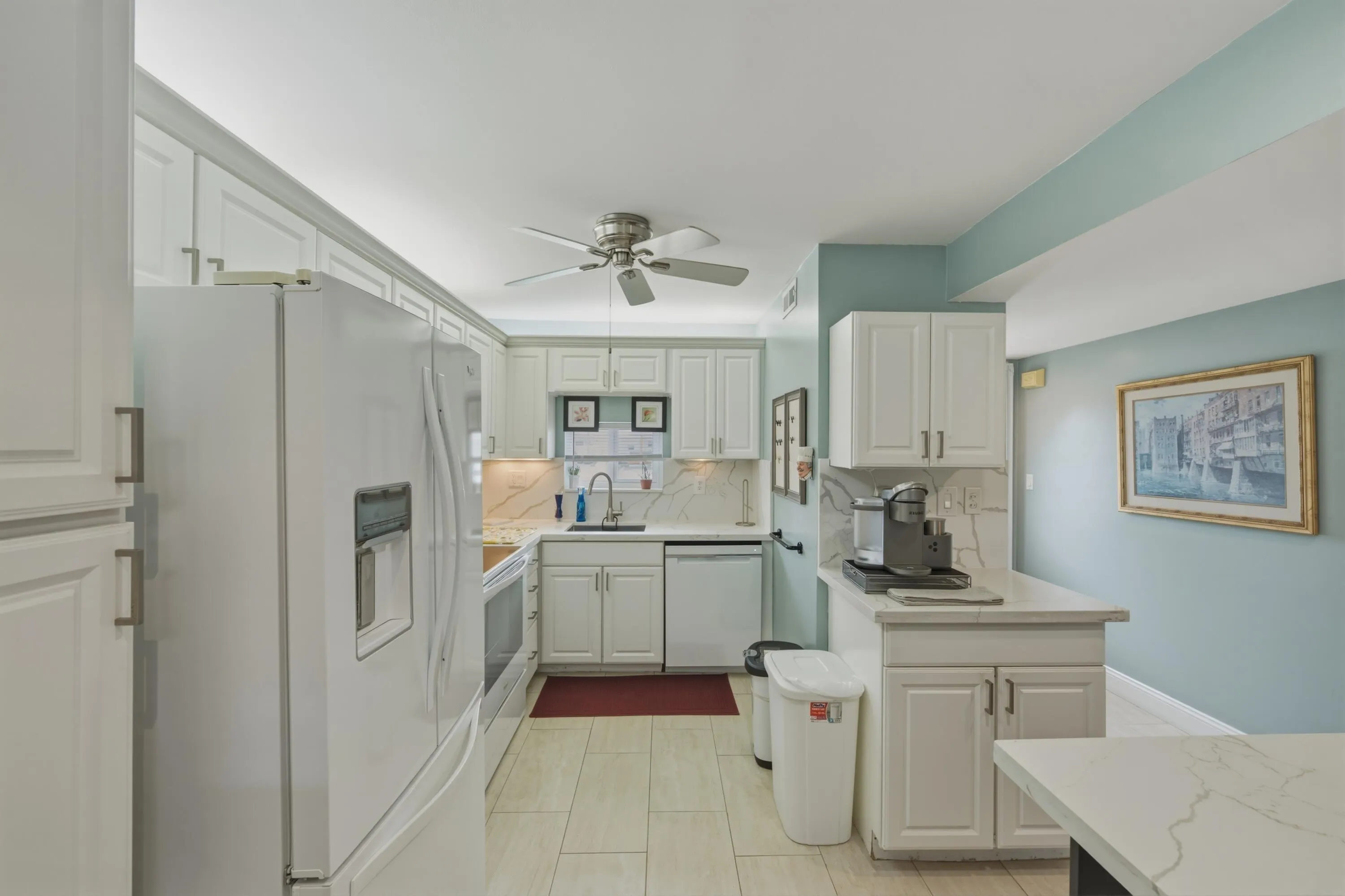 9411 N HOLLYBROOK LAKE Drive #108
