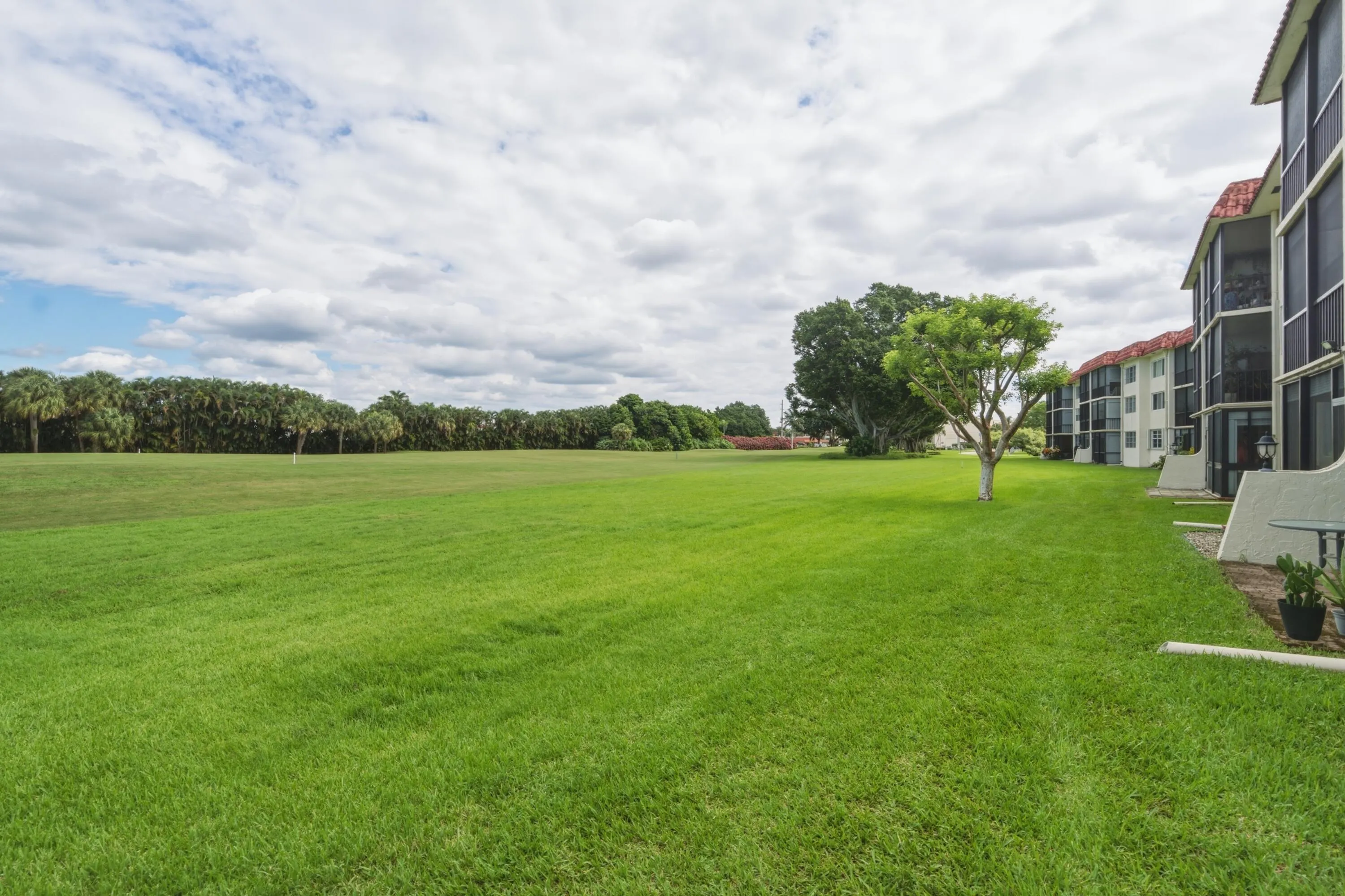 9411 N HOLLYBROOK LAKE Drive #108