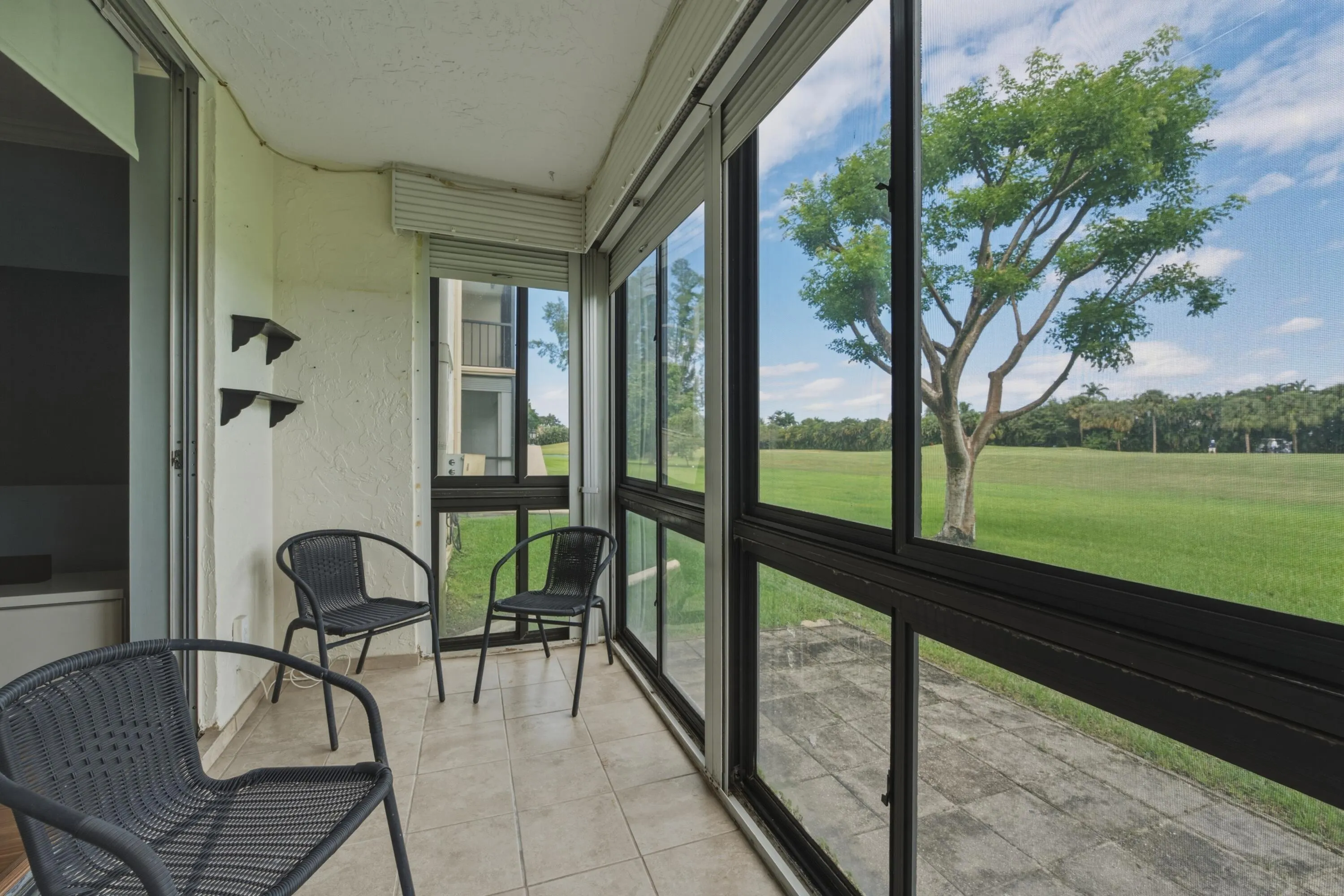 9411 N HOLLYBROOK LAKE Drive #108