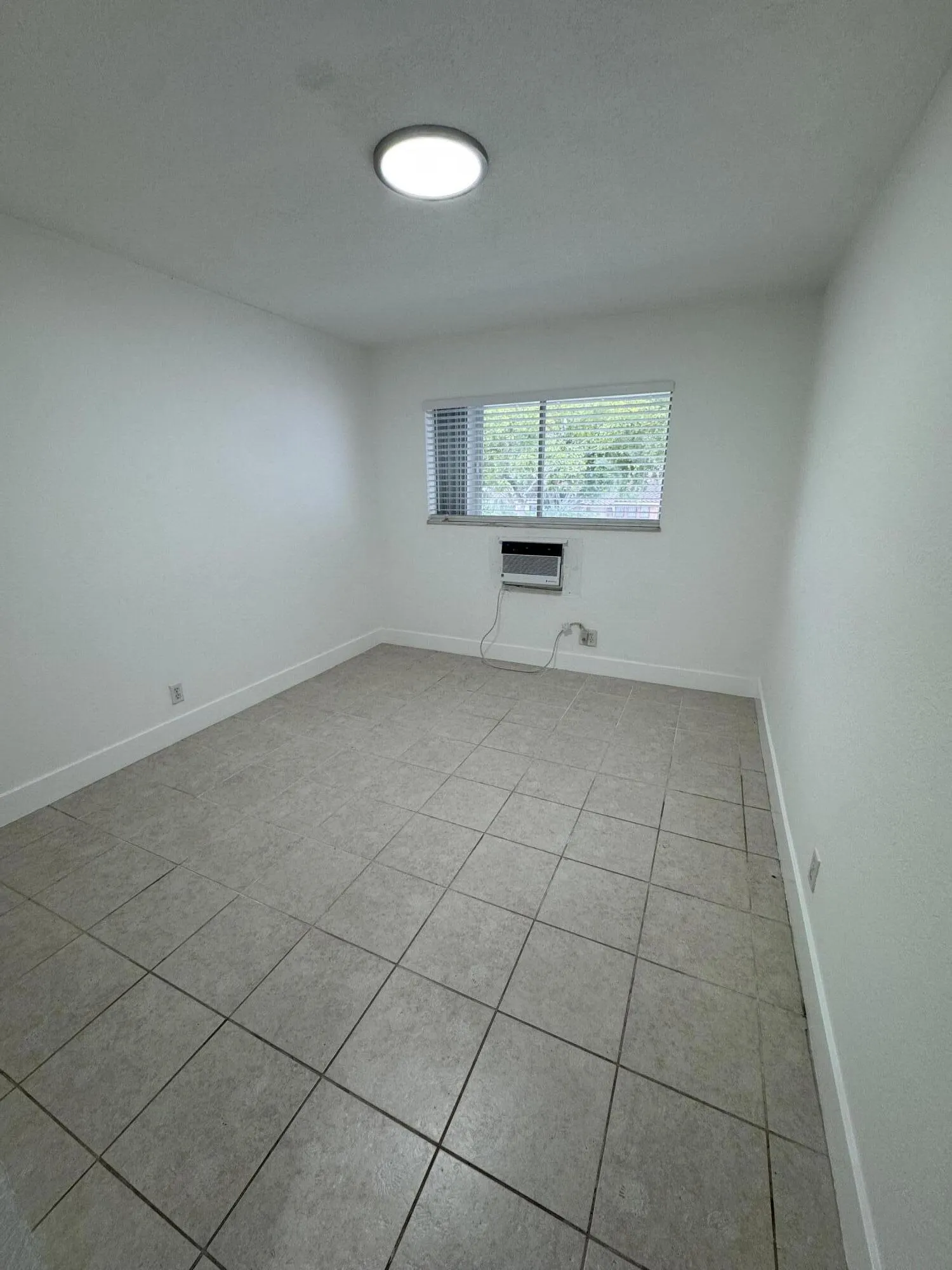 510 LAKE SHORE Drive #35