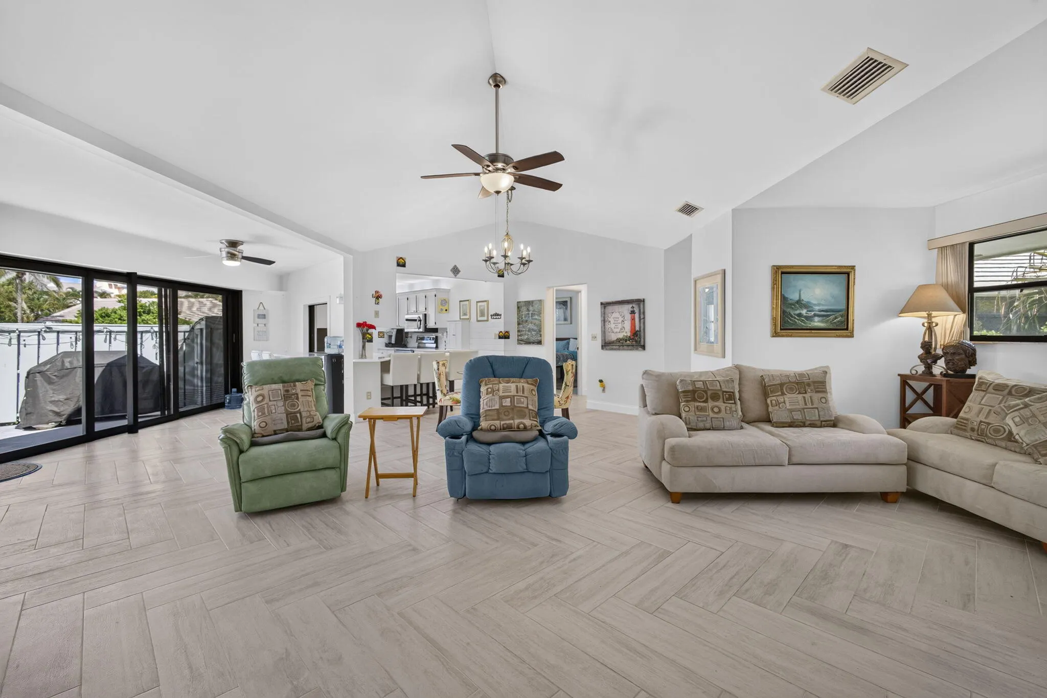 1127 E SEMINOLE Avenue #15D