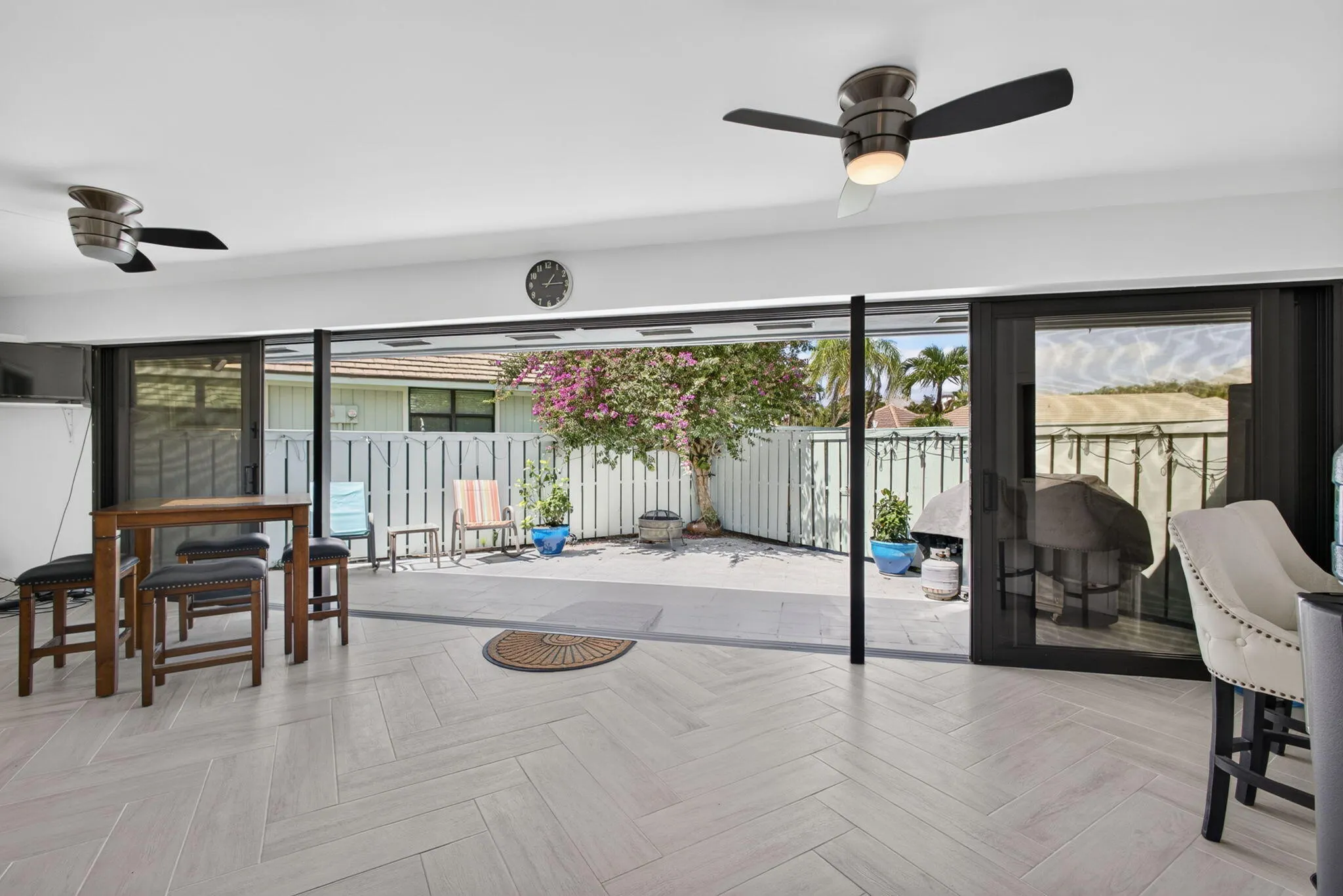1127 E SEMINOLE Avenue #15D