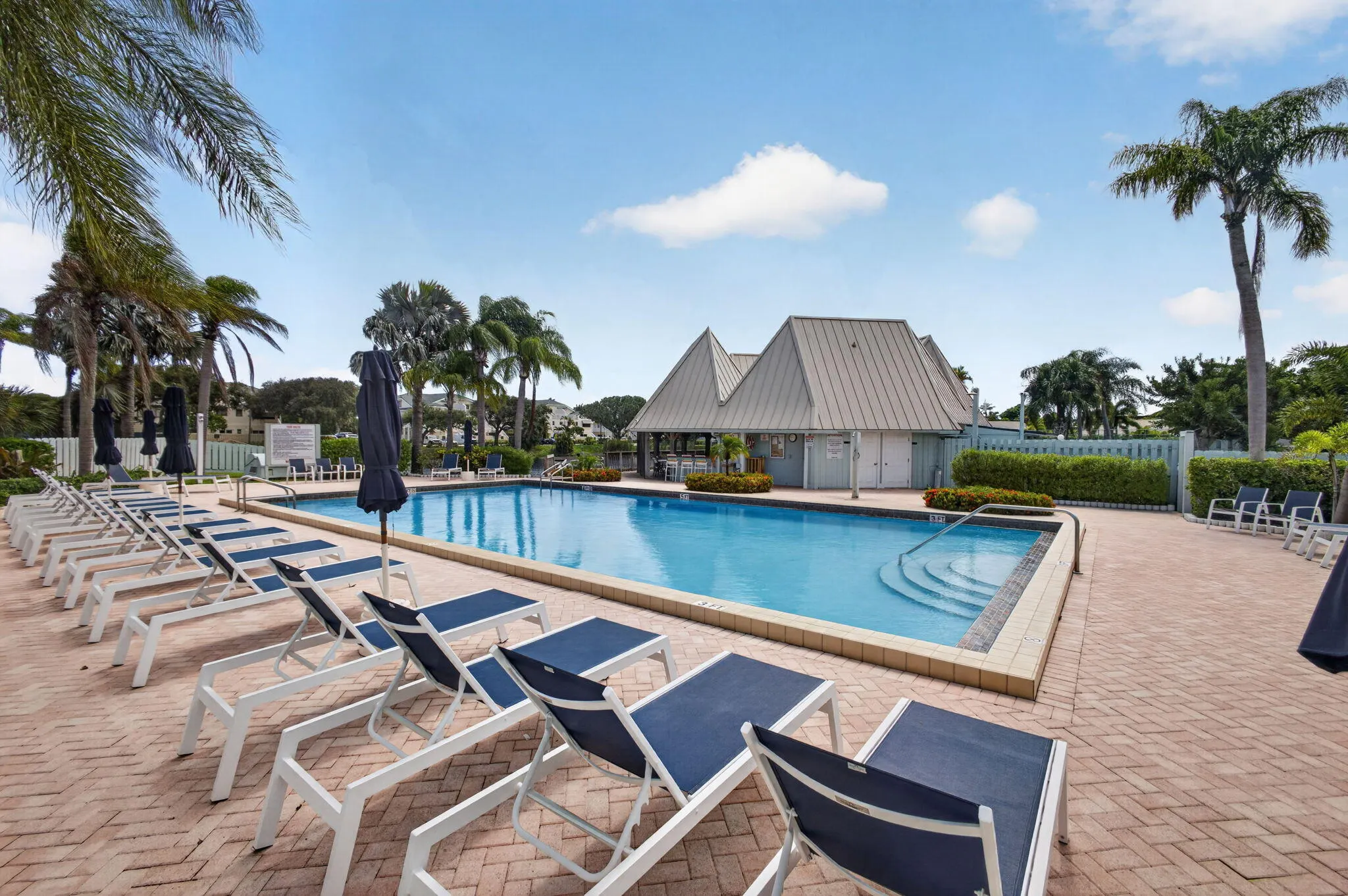 1127 E SEMINOLE Avenue #15D