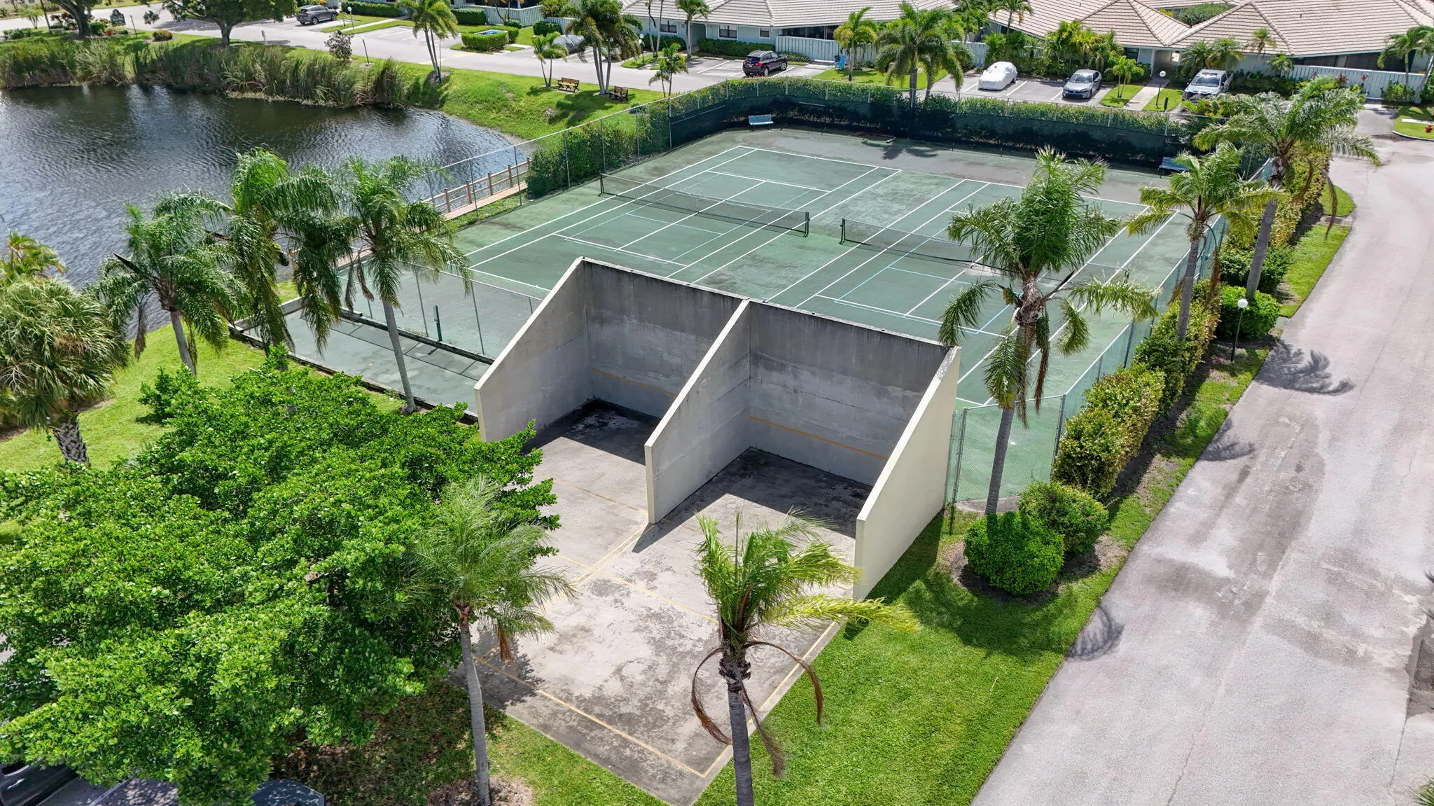 1127 E SEMINOLE Avenue #15D